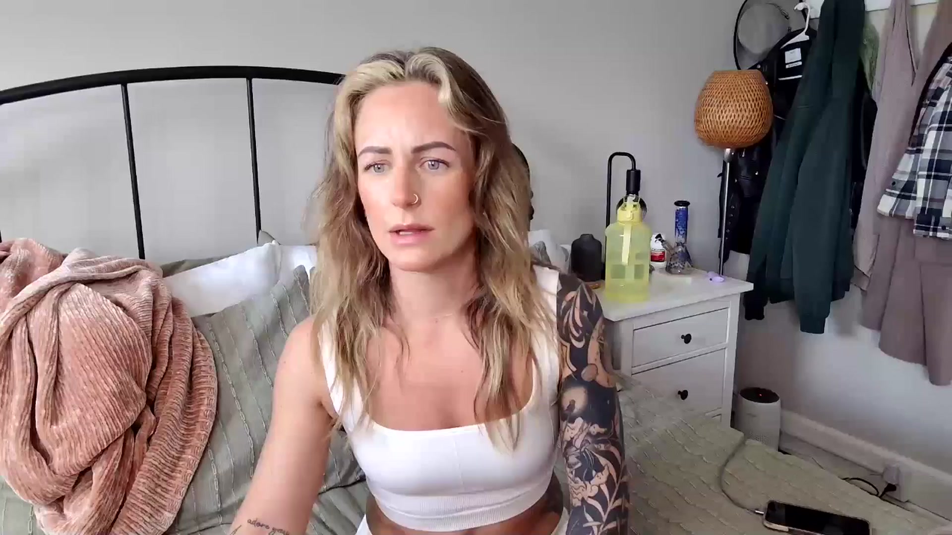 Gallery image thumbnail from Lena_bee's myfreecams stream on, 03/26/2025, 18:05 image 6 of 20