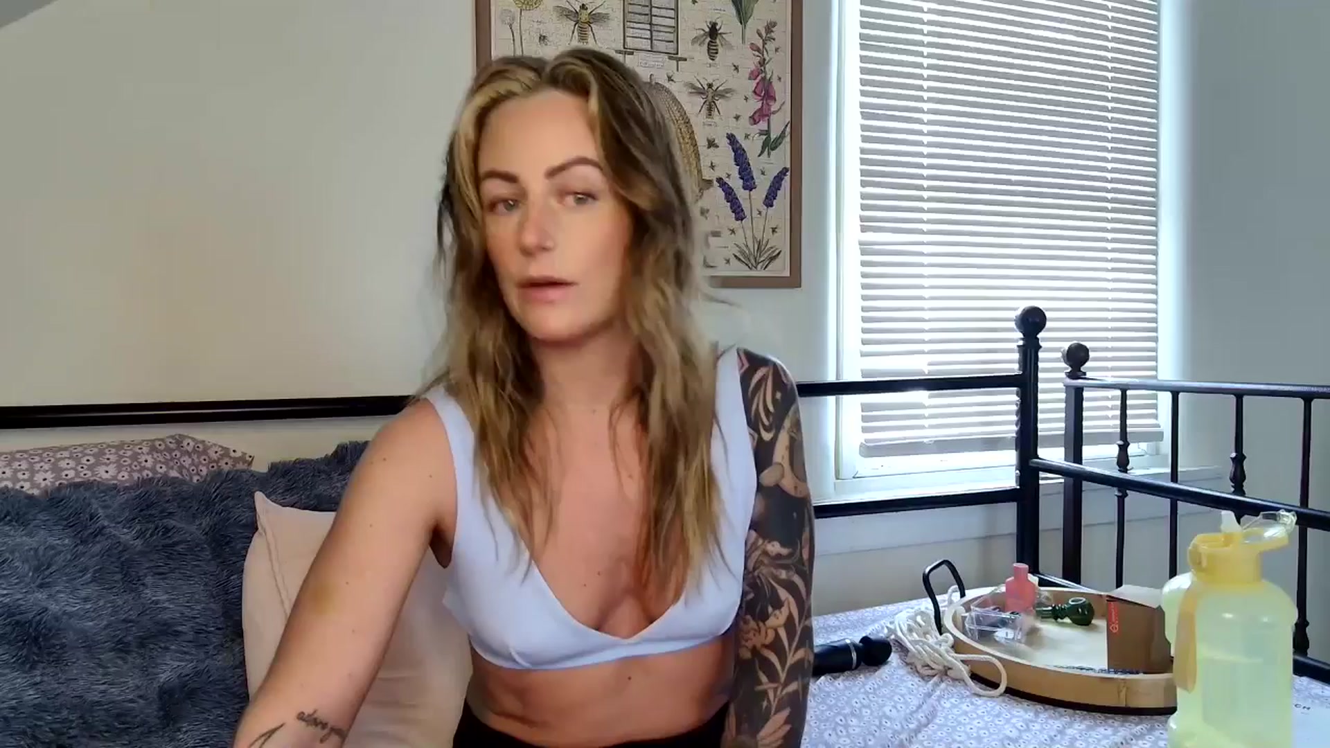Gallery image thumbnail from Lena_bee's myfreecams stream on, 03/28/2025, 18:38 image 2 of 20