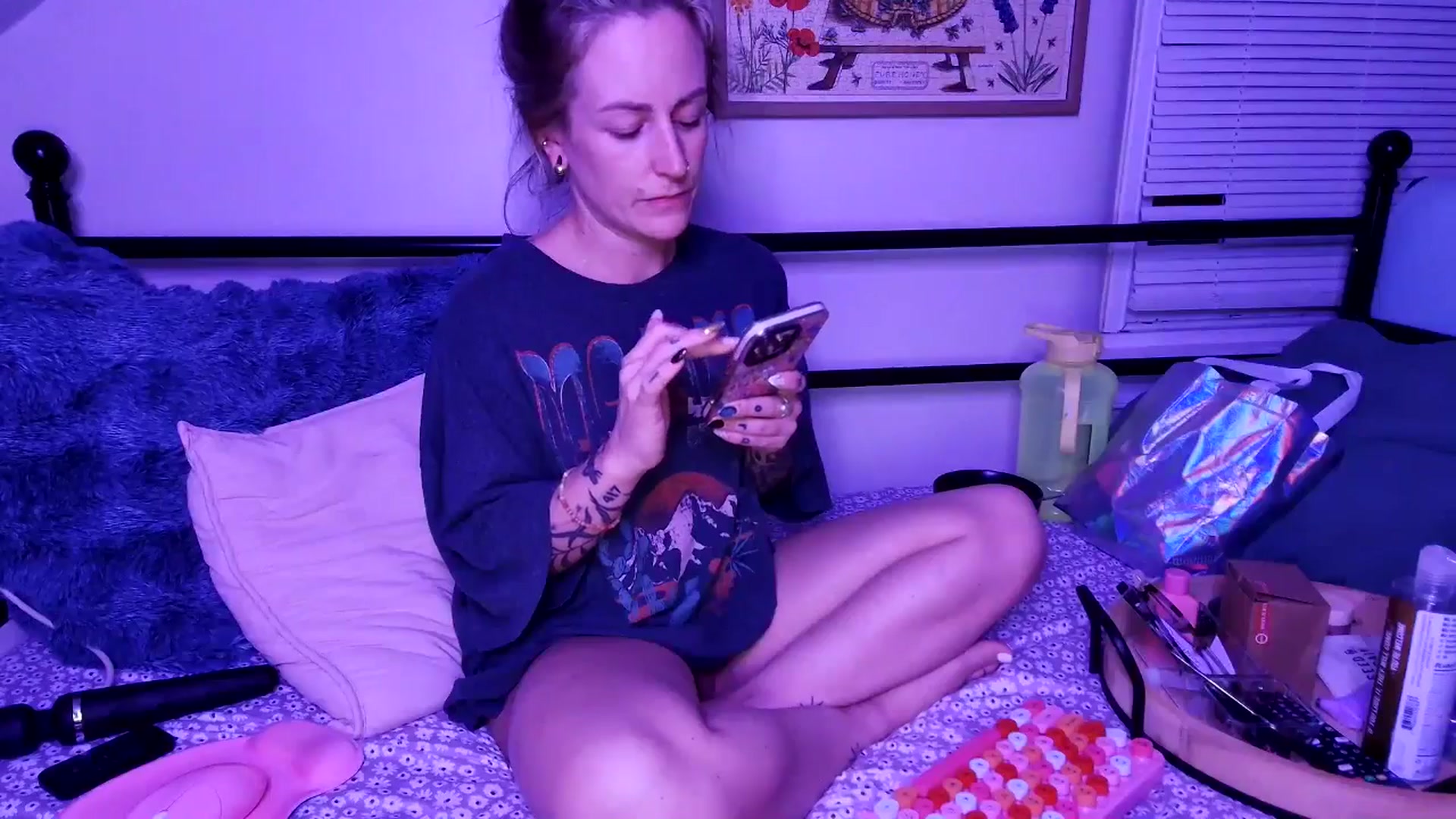 Gallery image thumbnail from Lena_bee's myfreecams stream on, 04/01/2025, 05:31 image 20 of 20
