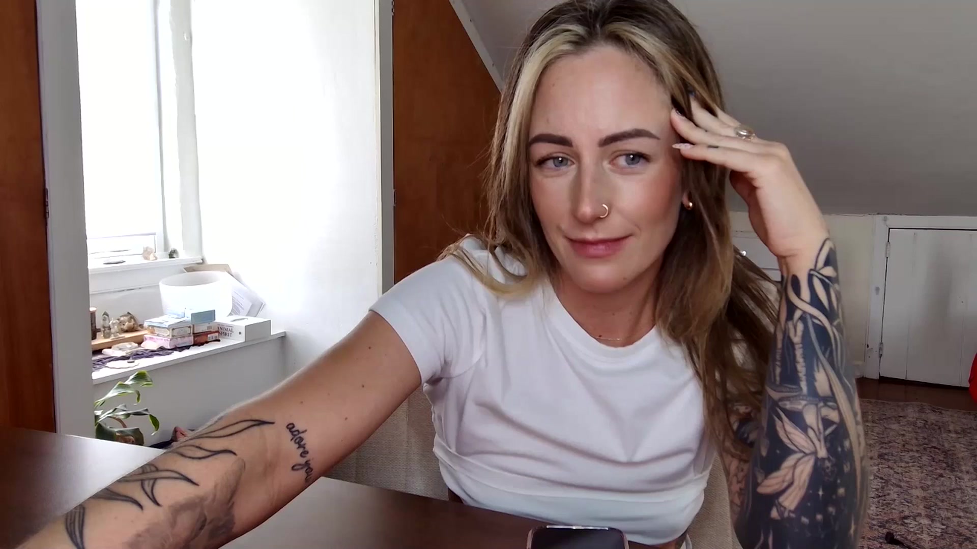 Gallery image thumbnail from Lena_bee's myfreecams stream on, 04/02/2025, 16:40 image 1 of 20