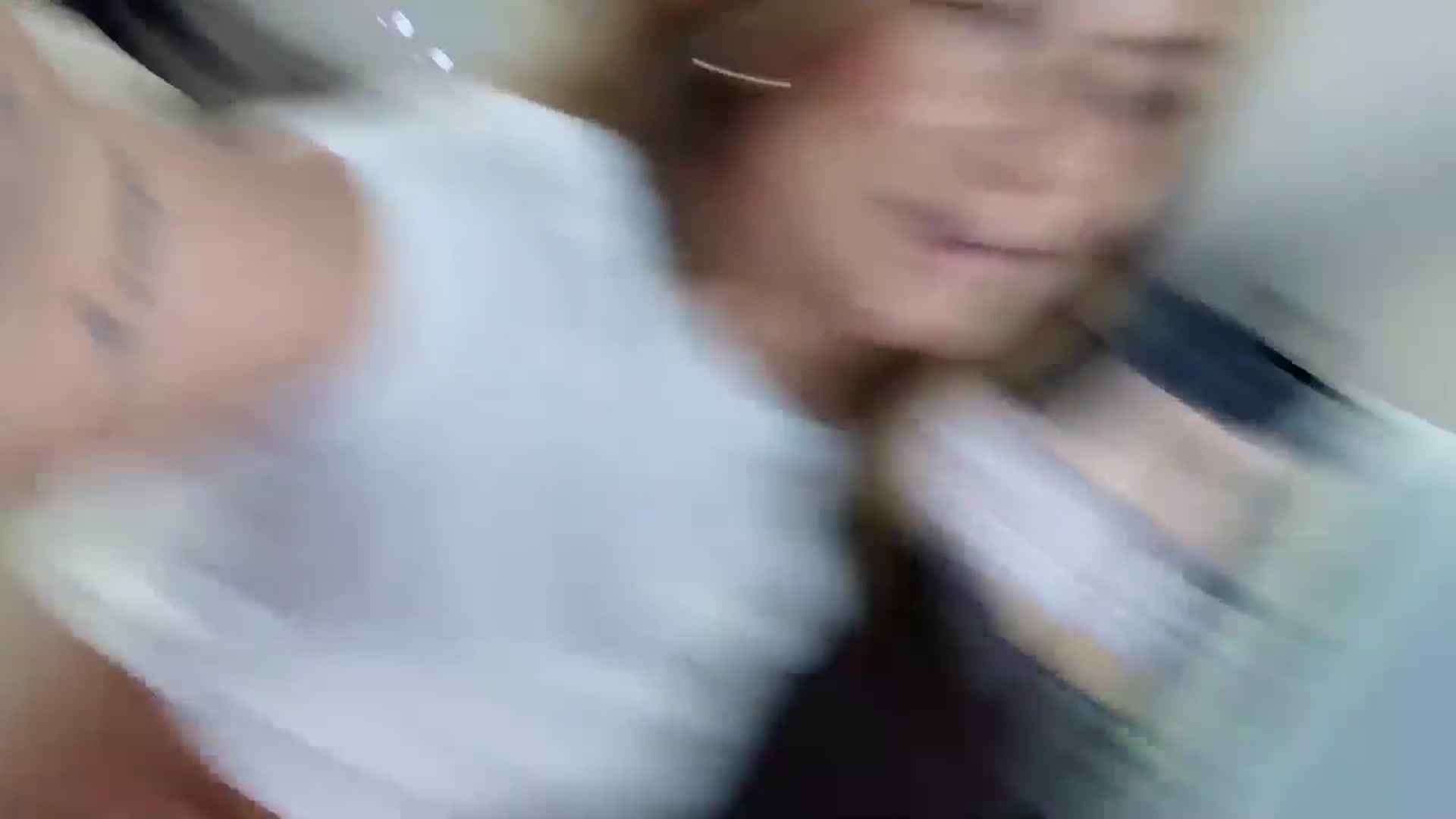 Gallery image thumbnail from Lena_bee's myfreecams stream on, 04/02/2025, 16:40 image 19 of 20