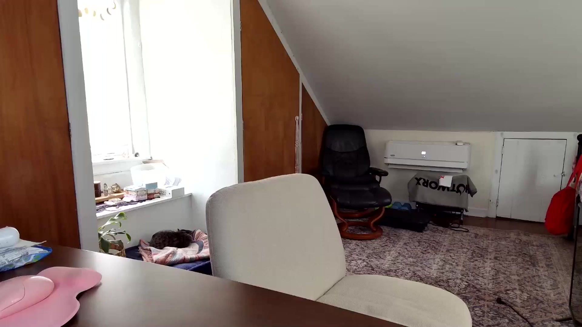 Gallery image thumbnail from Lena_bee's myfreecams stream on, 04/02/2025, 18:43 image 6 of 20