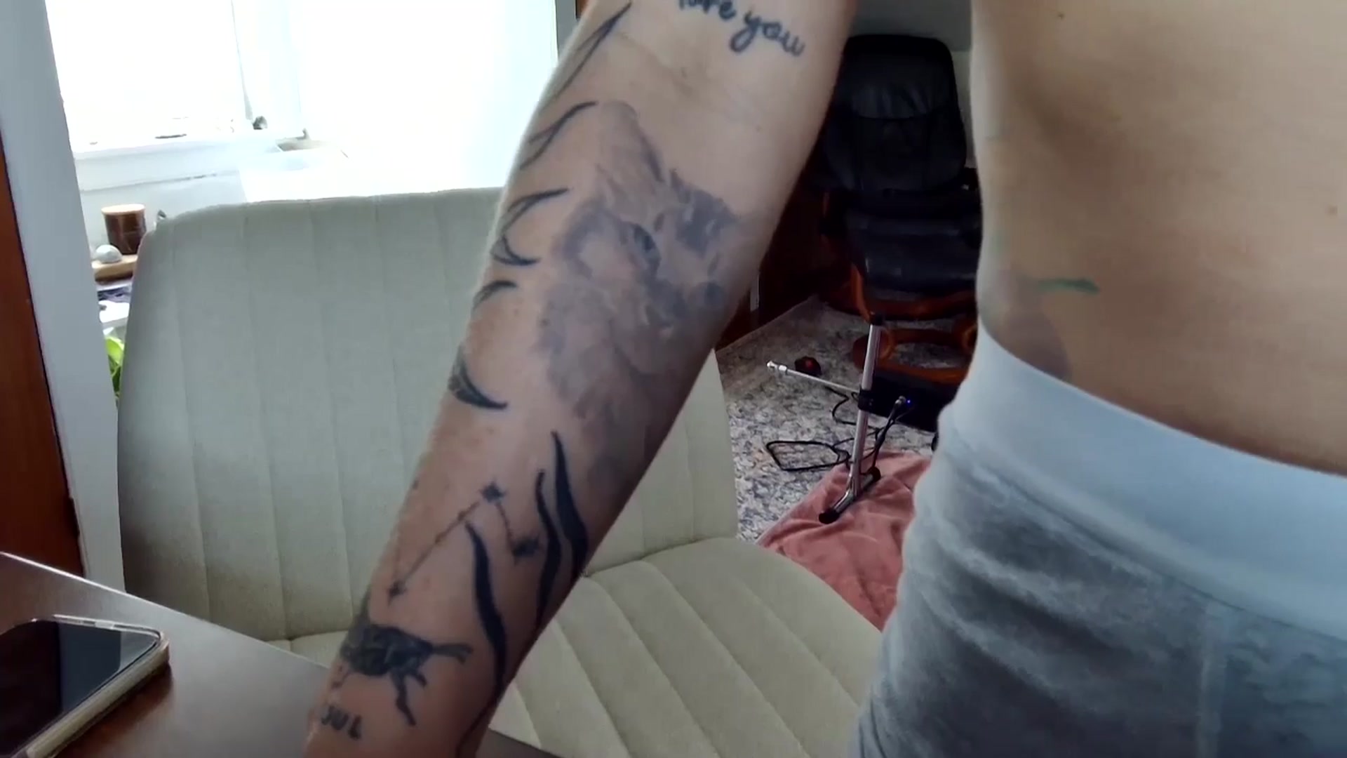 Gallery image thumbnail from Lena_bee's myfreecams stream on, 04/02/2025, 19:28 image 10 of 20
