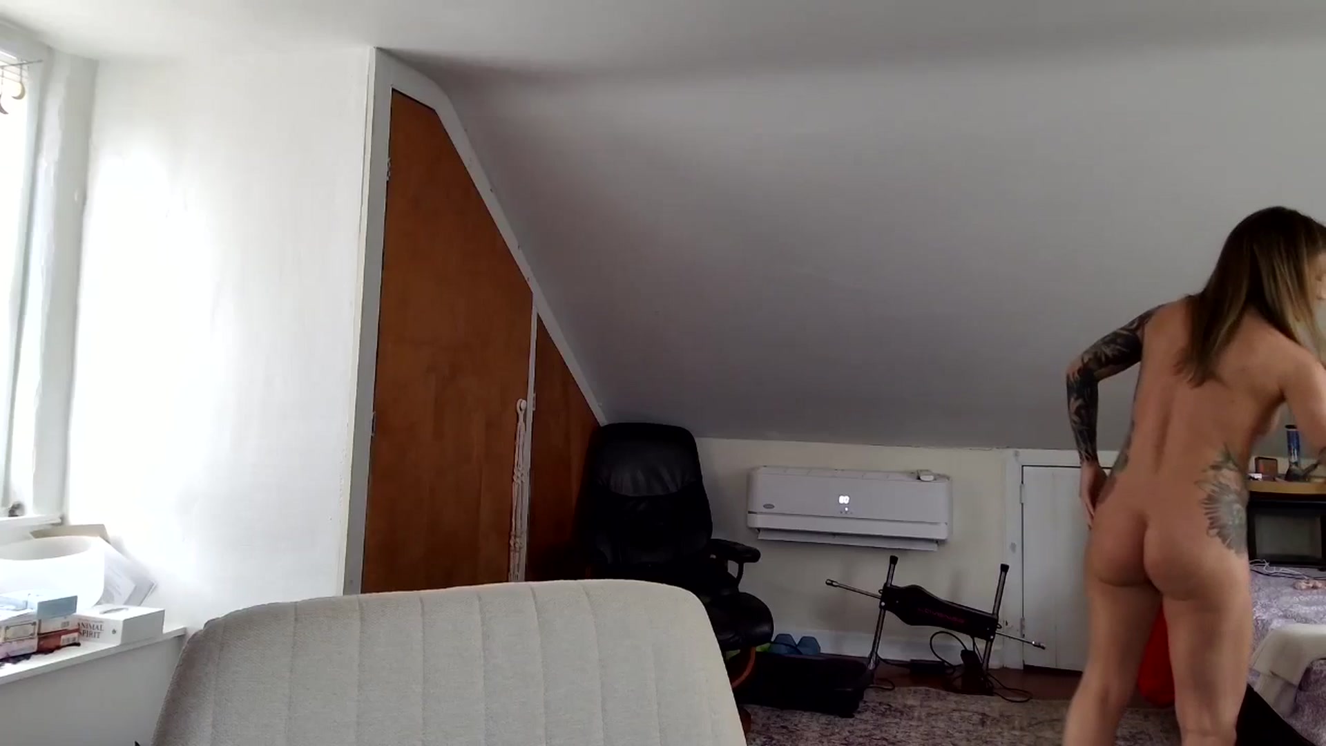 Gallery image thumbnail from Lena_bee's myfreecams stream on, 04/02/2025, 19:44 image 2 of 20