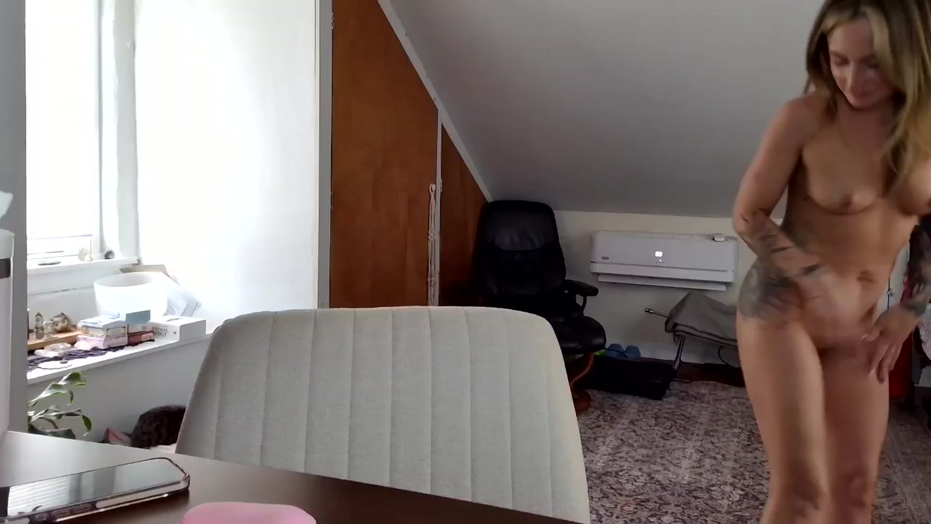 Gallery image thumbnail from Lena_bee's myfreecams stream on, 04/02/2025, 19:44 image 7 of 20
