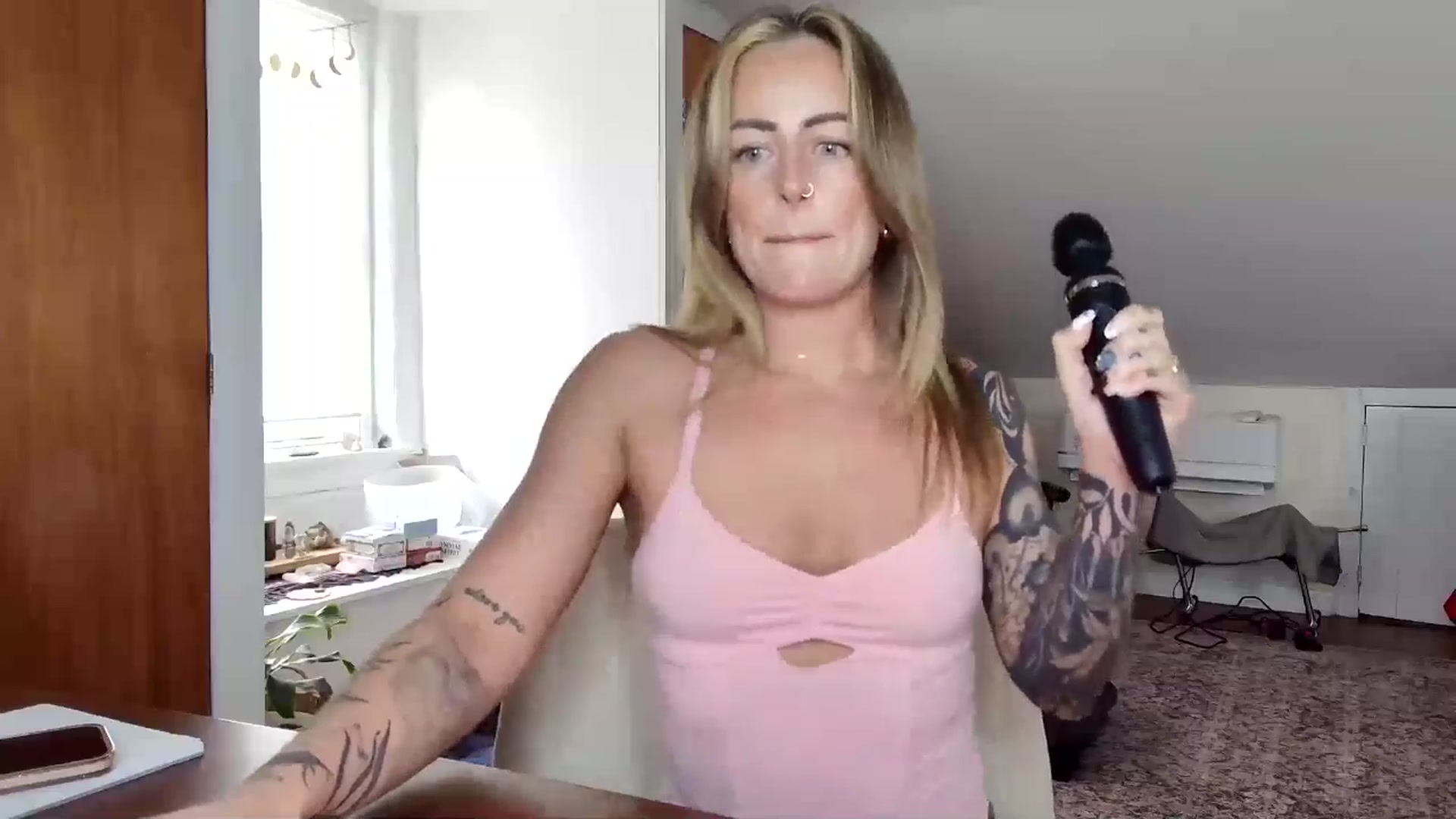 Gallery image thumbnail from Lena_bee's myfreecams stream on, 04/10/2025, 16:39 image 10 of 20