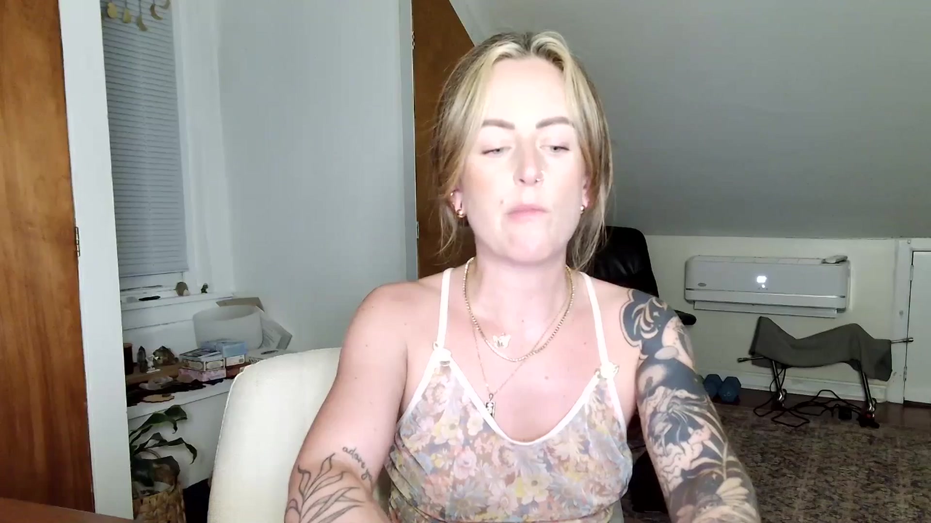 Gallery image thumbnail from Lena_bee's myfreecams stream on, 04/12/2025, 02:08 image 13 of 20