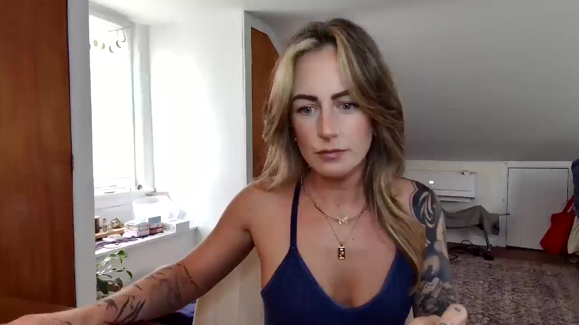 Gallery image thumbnail from Lena_bee's myfreecams stream on, 04/12/2025, 18:32 image 9 of 20