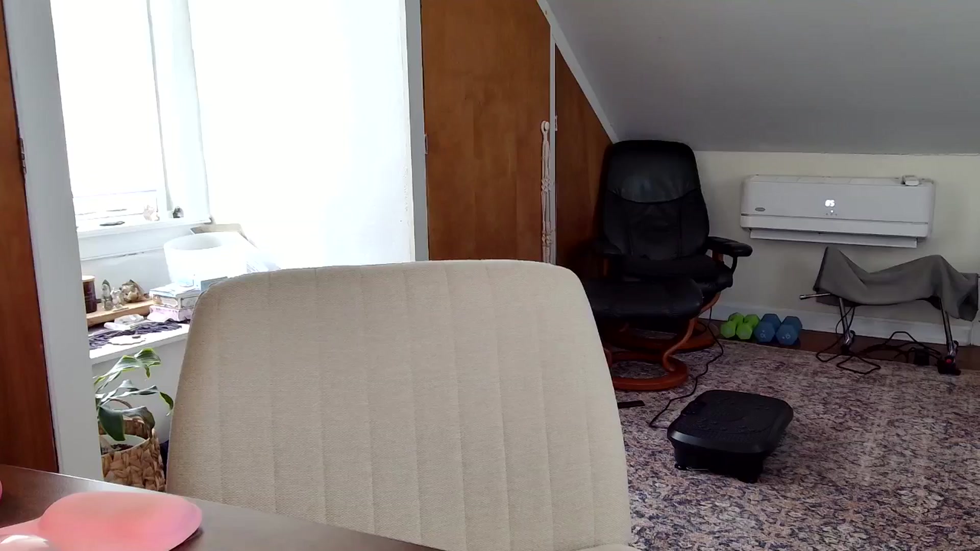 Gallery image thumbnail from Lena_bee's myfreecams stream on, 04/12/2025, 19:31 image 17 of 20