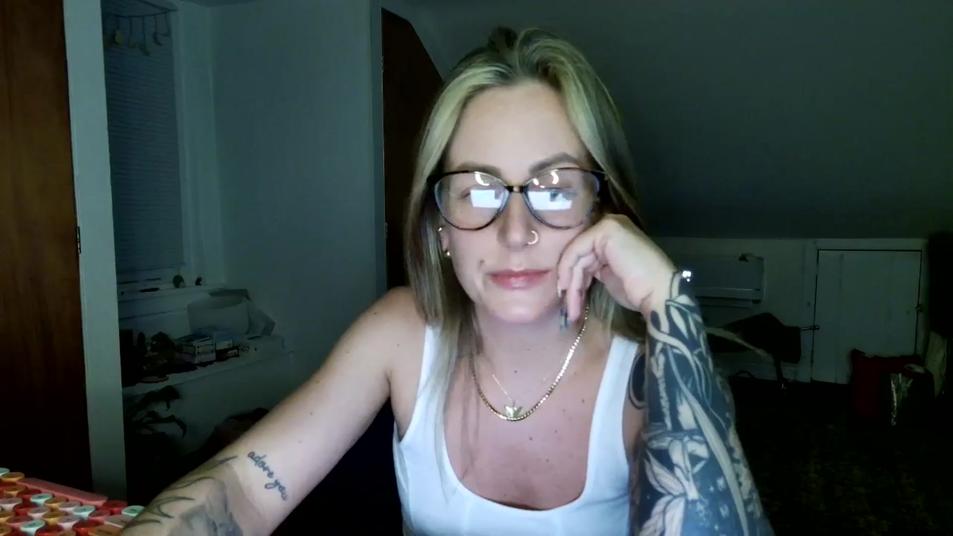 Gallery image thumbnail from Lena_bee's myfreecams stream on, 04/16/2025, 05:17 image 3 of 20