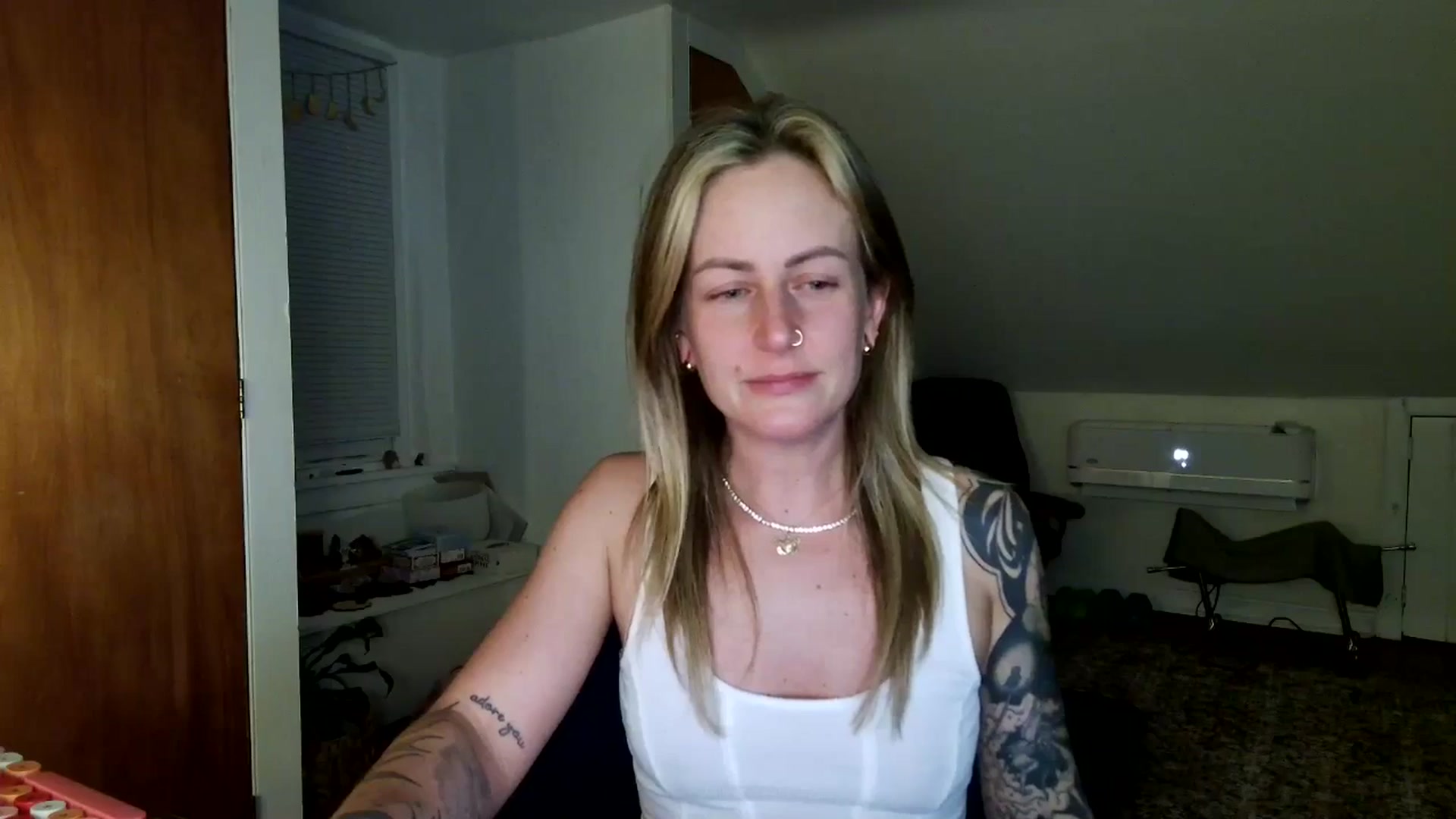 Gallery image thumbnail from Lena_bee's myfreecams stream on, 04/16/2025, 05:17 image 19 of 20