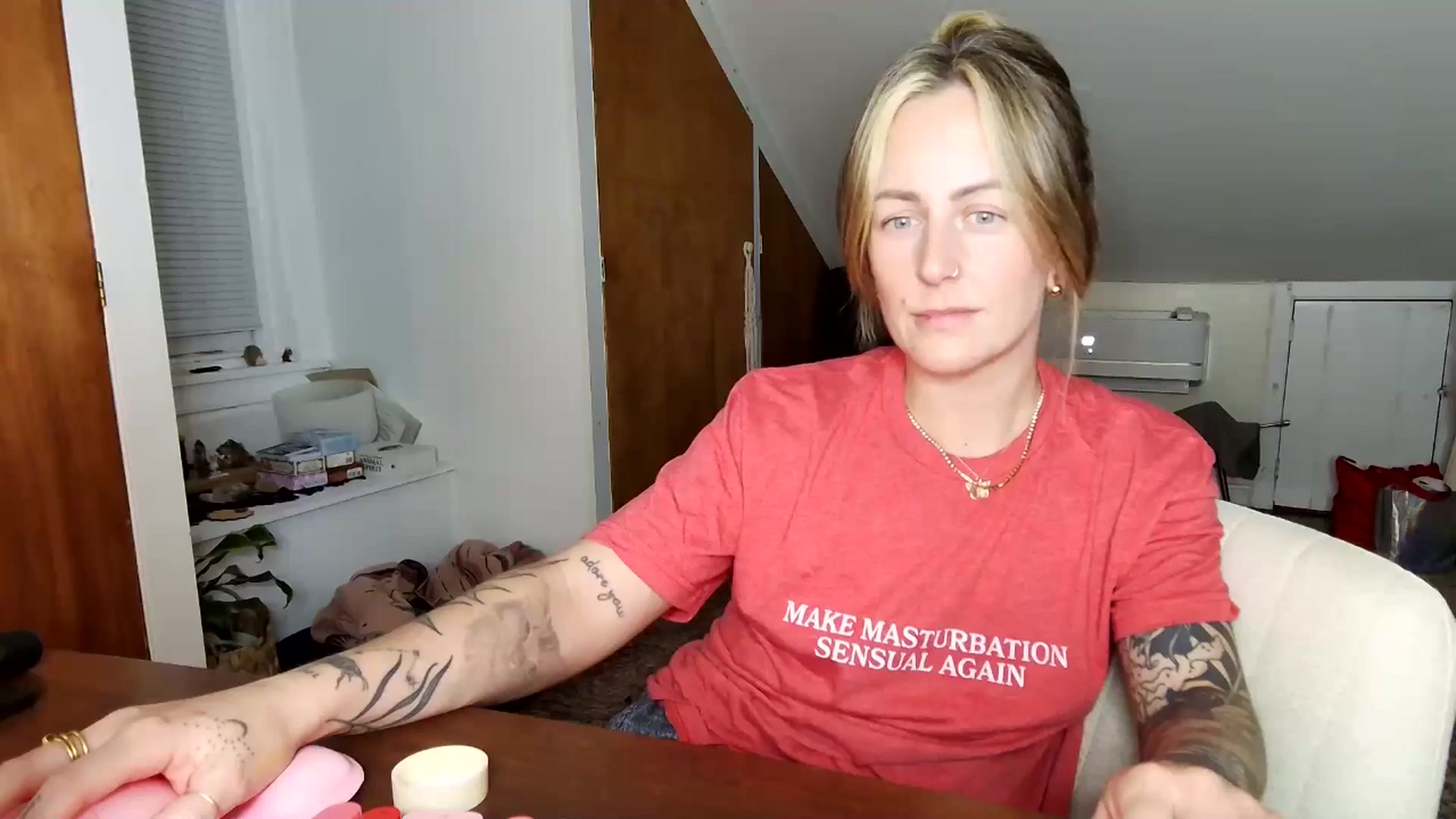 Gallery image thumbnail from Lena_bee's myfreecams stream on, 04/17/2025, 03:45 image 13 of 20