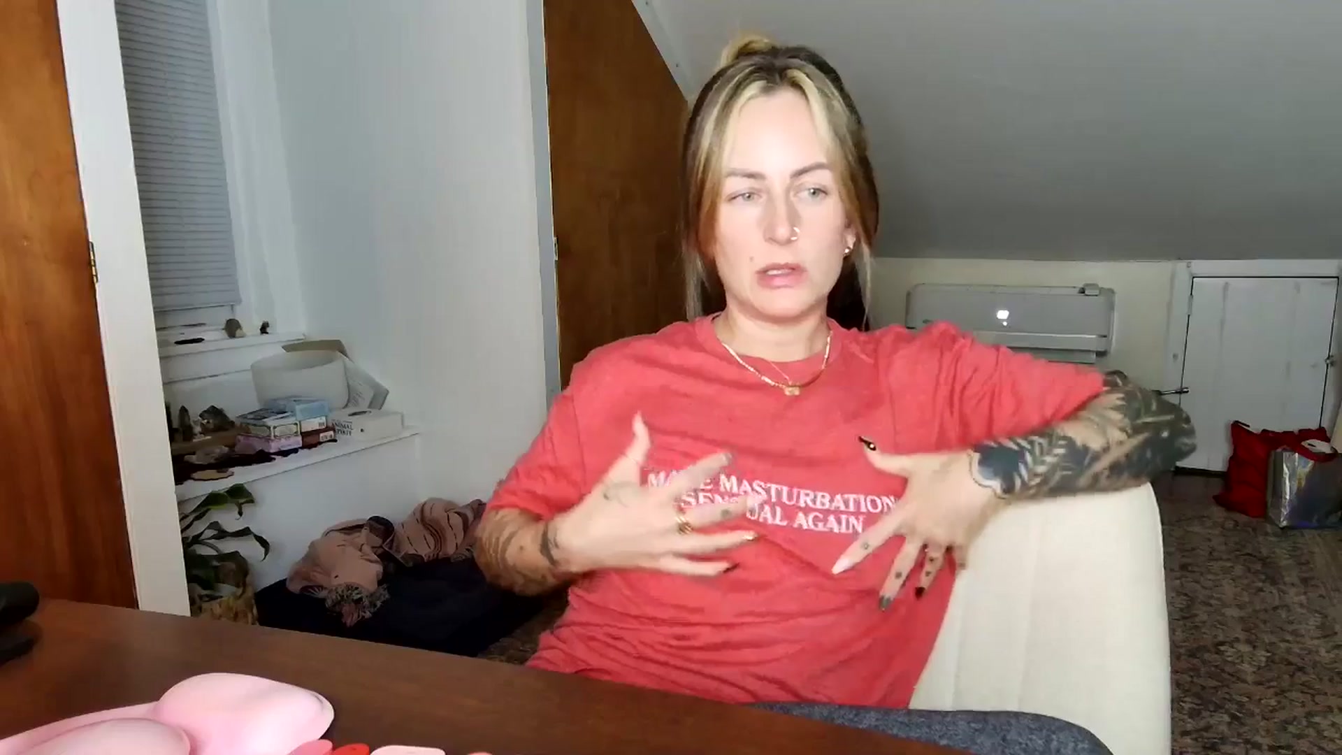 Gallery image thumbnail from Lena_bee's myfreecams stream on, 04/17/2025, 03:45 image 11 of 20