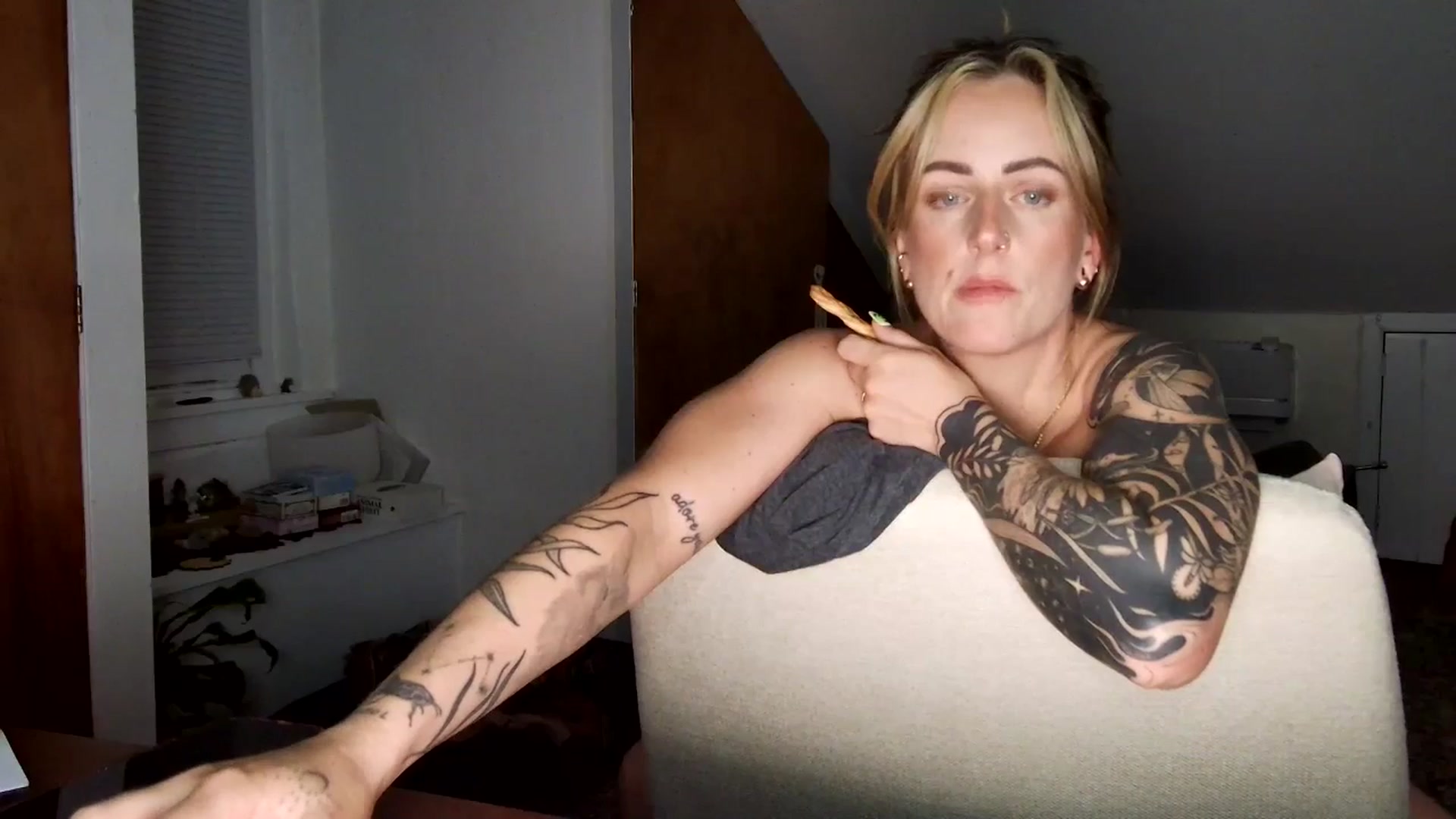 Gallery image thumbnail from Lena_bee's myfreecams stream on, 04/25/2025, 06:24 image 11 of 20