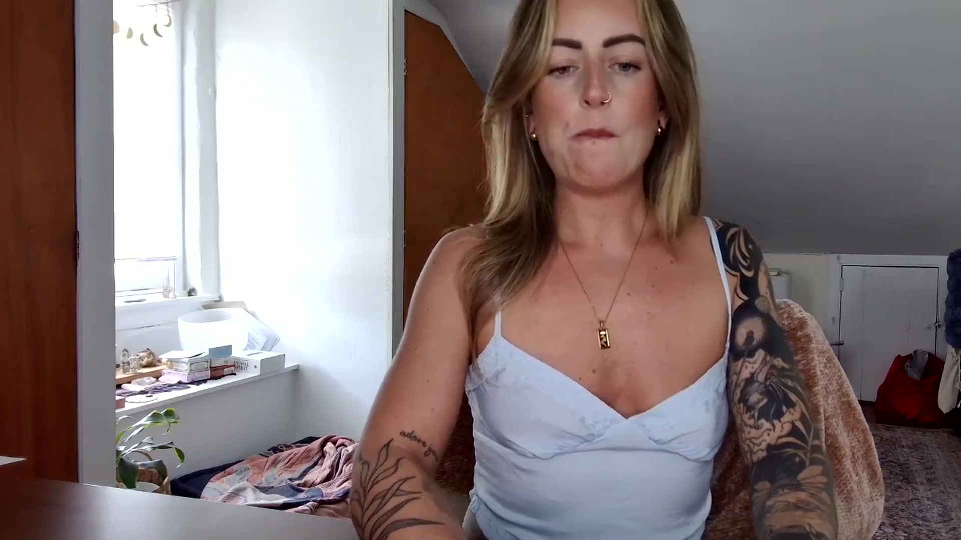 Gallery image thumbnail from Lena_bee's myfreecams stream on, 04/29/2025, 16:33 image 2 of 20