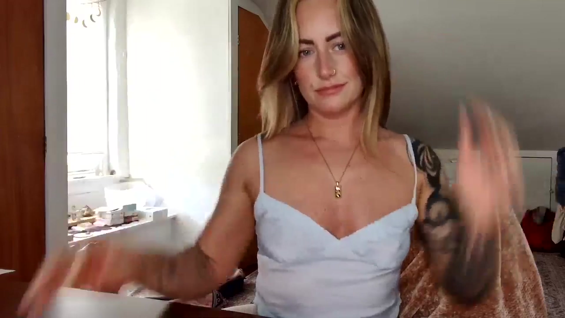 Gallery image thumbnail from Lena_bee's myfreecams stream on, 04/29/2025, 16:33 image 5 of 20