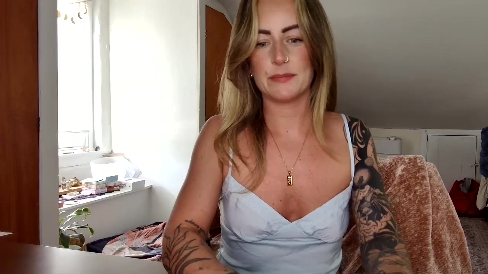Gallery image thumbnail from Lena_bee's myfreecams stream on, 04/29/2025, 16:33 image 6 of 20