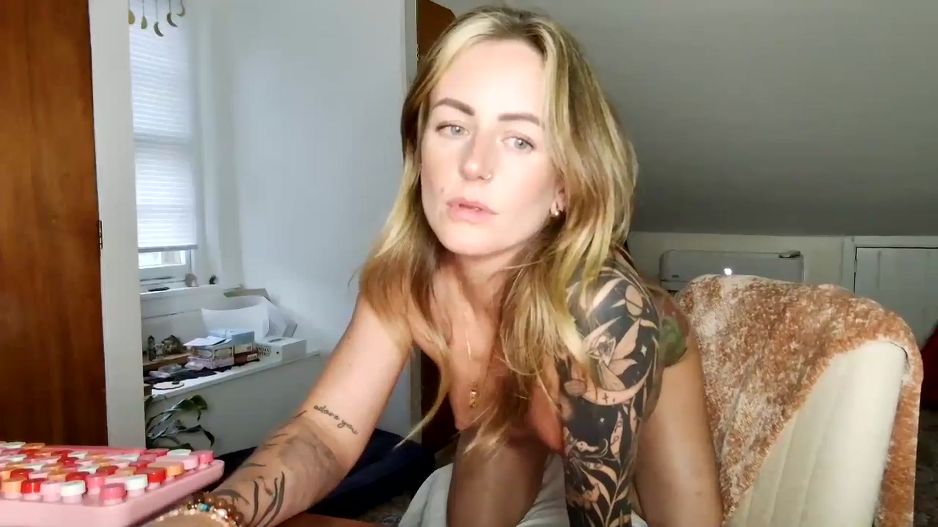 Gallery image thumbnail from Lena_bee's myfreecams stream on, 05/10/2025, 24:07 image 12 of 20