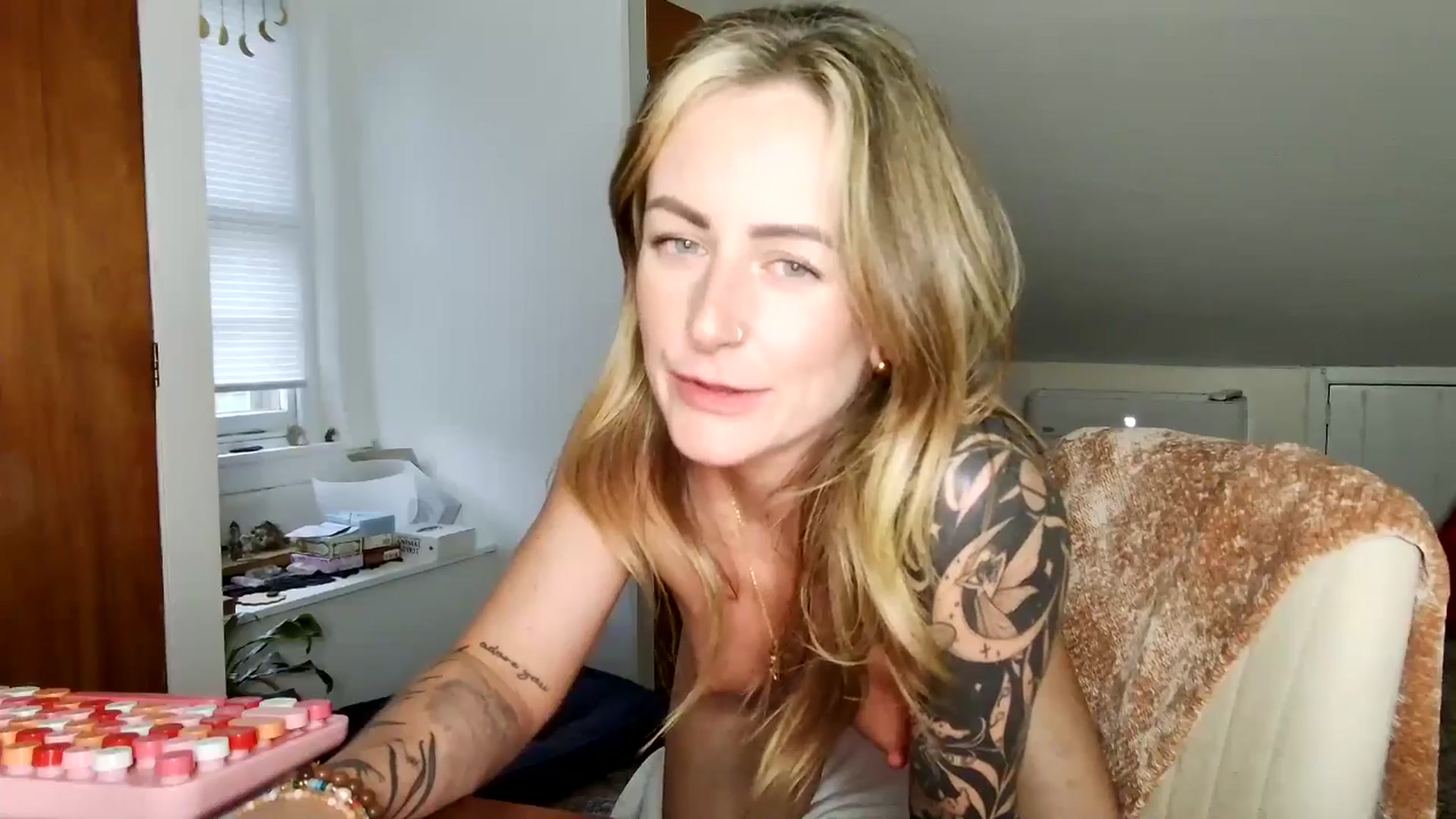 Gallery image thumbnail from Lena_bee's myfreecams stream on, 05/10/2025, 24:07 image 13 of 20