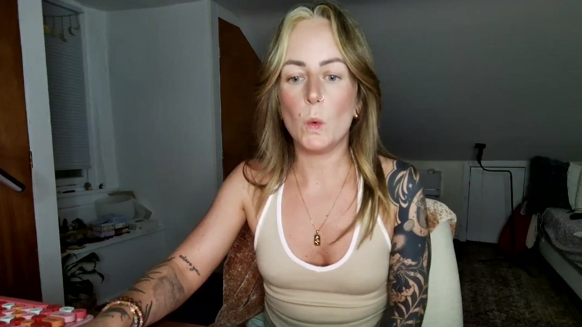 Gallery image thumbnail from Lena_bee's myfreecams stream on, 05/16/2025, 04:20 image 12 of 20