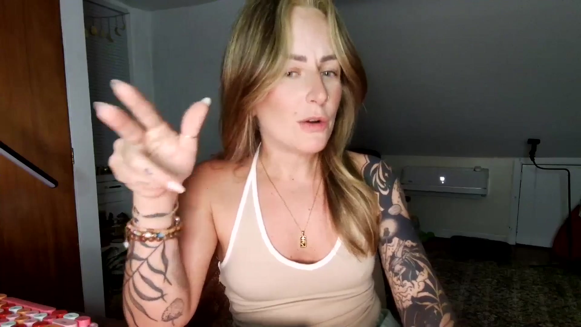 Gallery image thumbnail from Lena_bee's myfreecams stream on, 05/16/2025, 06:05 image 7 of 20
