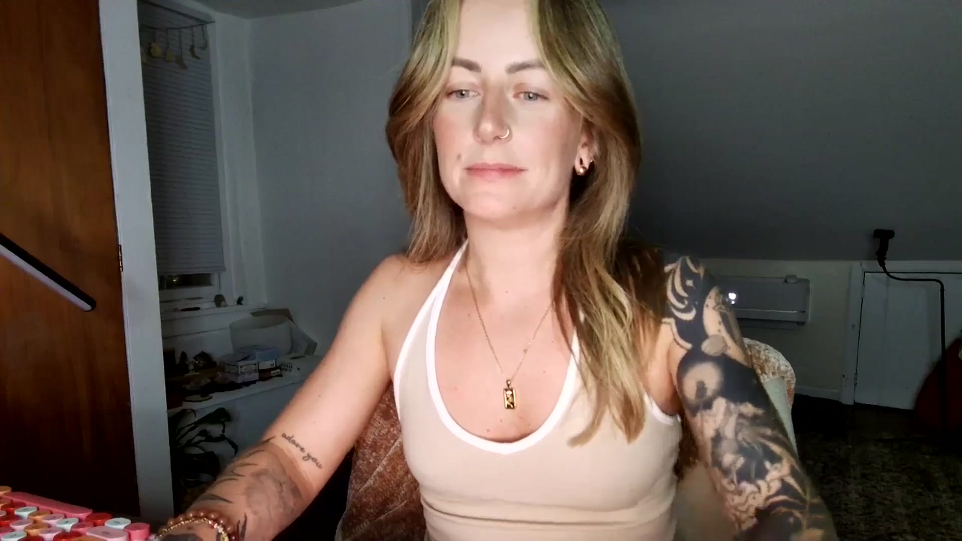 Gallery image thumbnail from Lena_bee's myfreecams stream on, 05/16/2025, 06:05 image 6 of 20