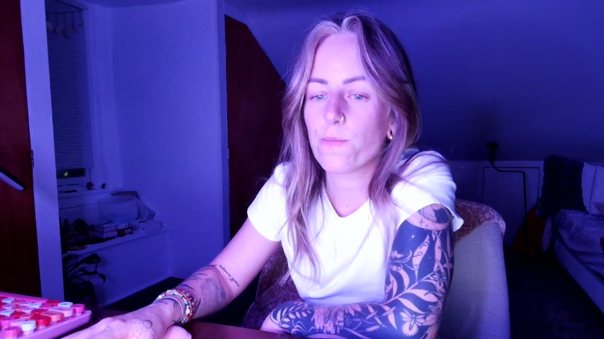 Gallery image thumbnail from Lena_bee's myfreecams stream on, 05/16/2025, 07:17 image 20 of 20