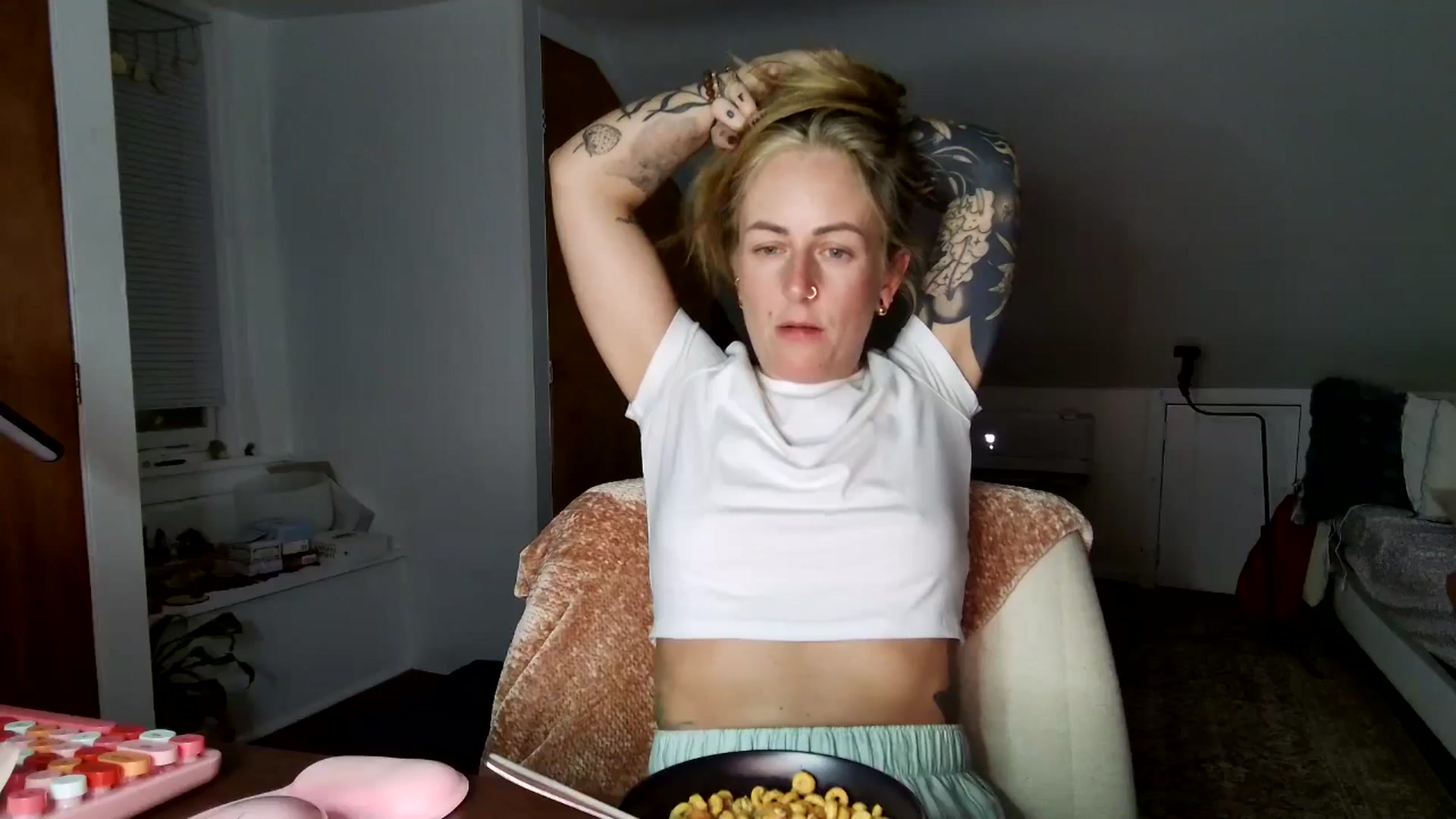 Gallery image thumbnail from Lena_bee's myfreecams stream on, 05/16/2025, 07:17 image 2 of 20