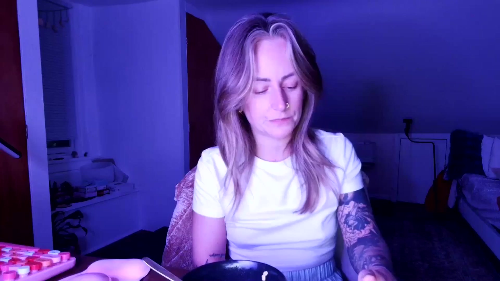 Gallery image thumbnail from Lena_bee's myfreecams stream on, 05/16/2025, 07:17 image 11 of 20