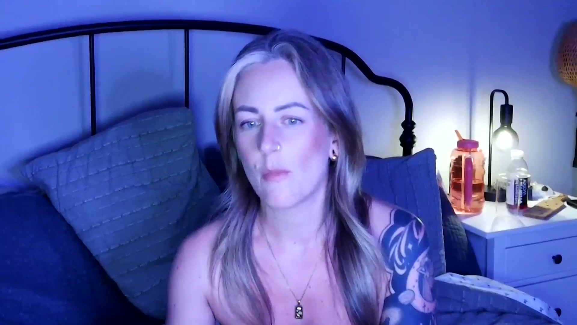 Gallery image thumbnail from Lena_bee's myfreecams stream on, 05/31/2025, 04:46 image 3 of 20
