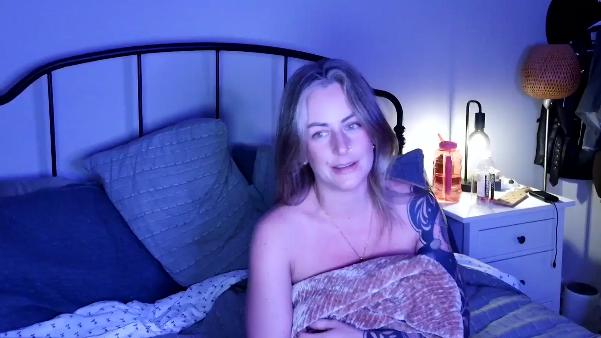 Gallery image thumbnail from Lena_bee's myfreecams stream on, 05/31/2025, 04:46 image 18 of 20