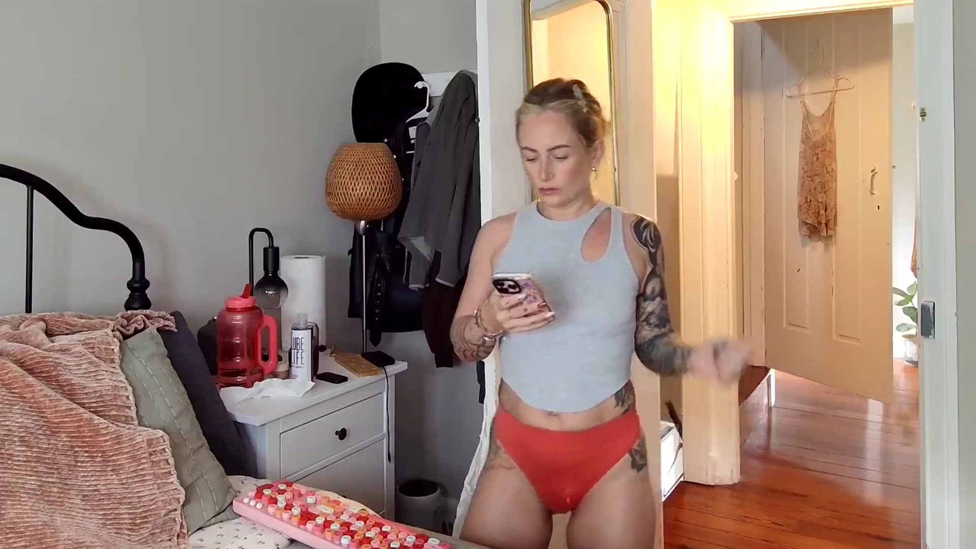 Gallery image thumbnail from Lena_bee's myfreecams stream on, 05/31/2025, 17:11 image 7 of 20