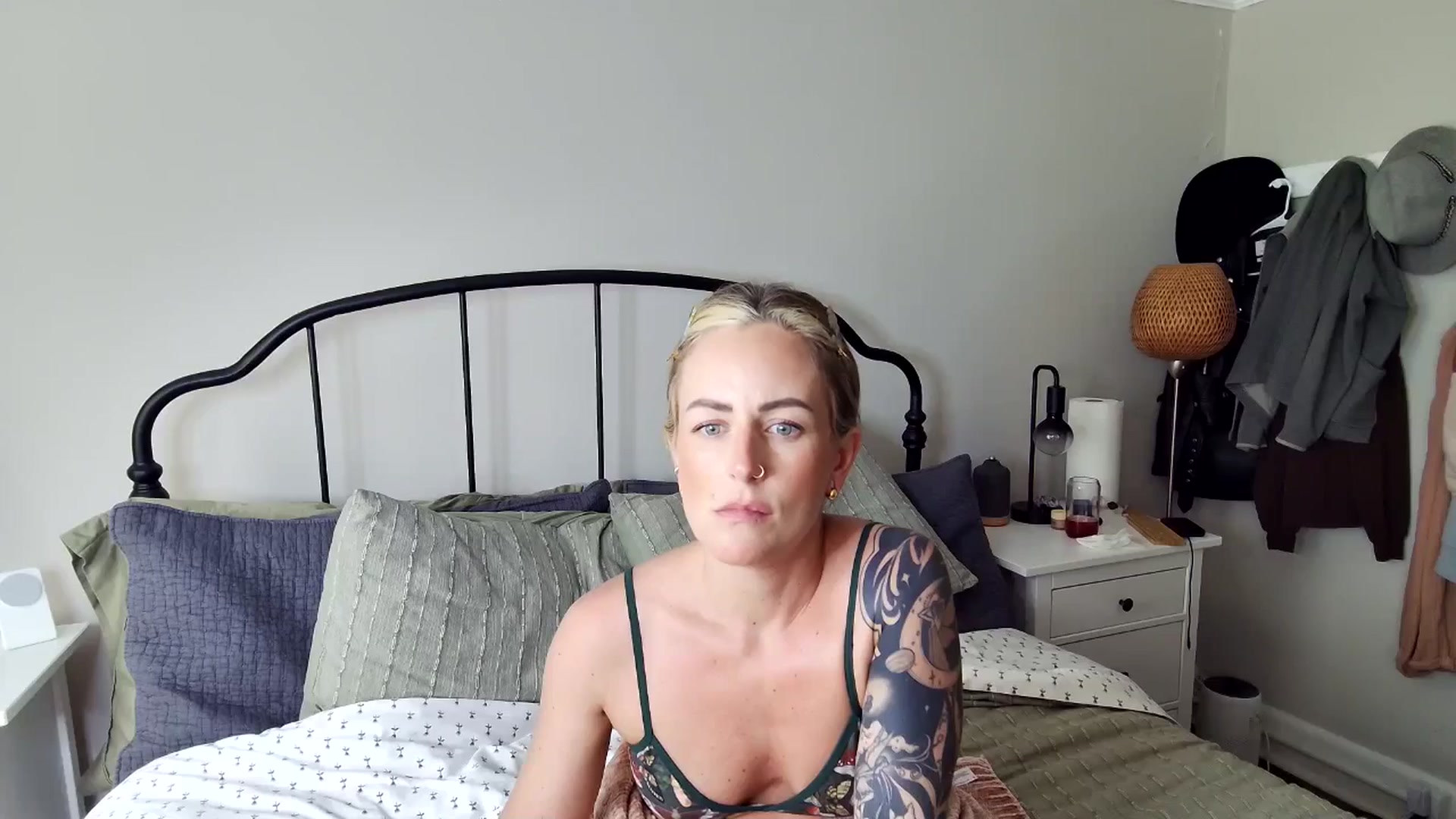 Gallery image thumbnail from Lena_bee's myfreecams stream on, 05/31/2025, 19:44 image 14 of 20