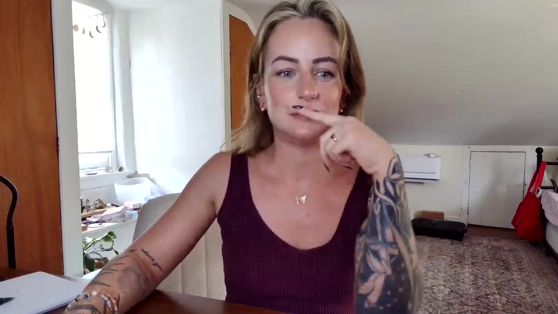 Gallery image thumbnail from Lena_bee's myfreecams stream on, 06/03/2025, 19:21 image 17 of 20