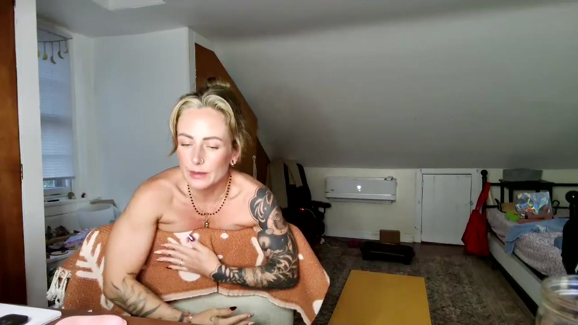 Gallery image thumbnail from Lena_bee's myfreecams stream on, 06/08/2025, 24:51 image 18 of 20