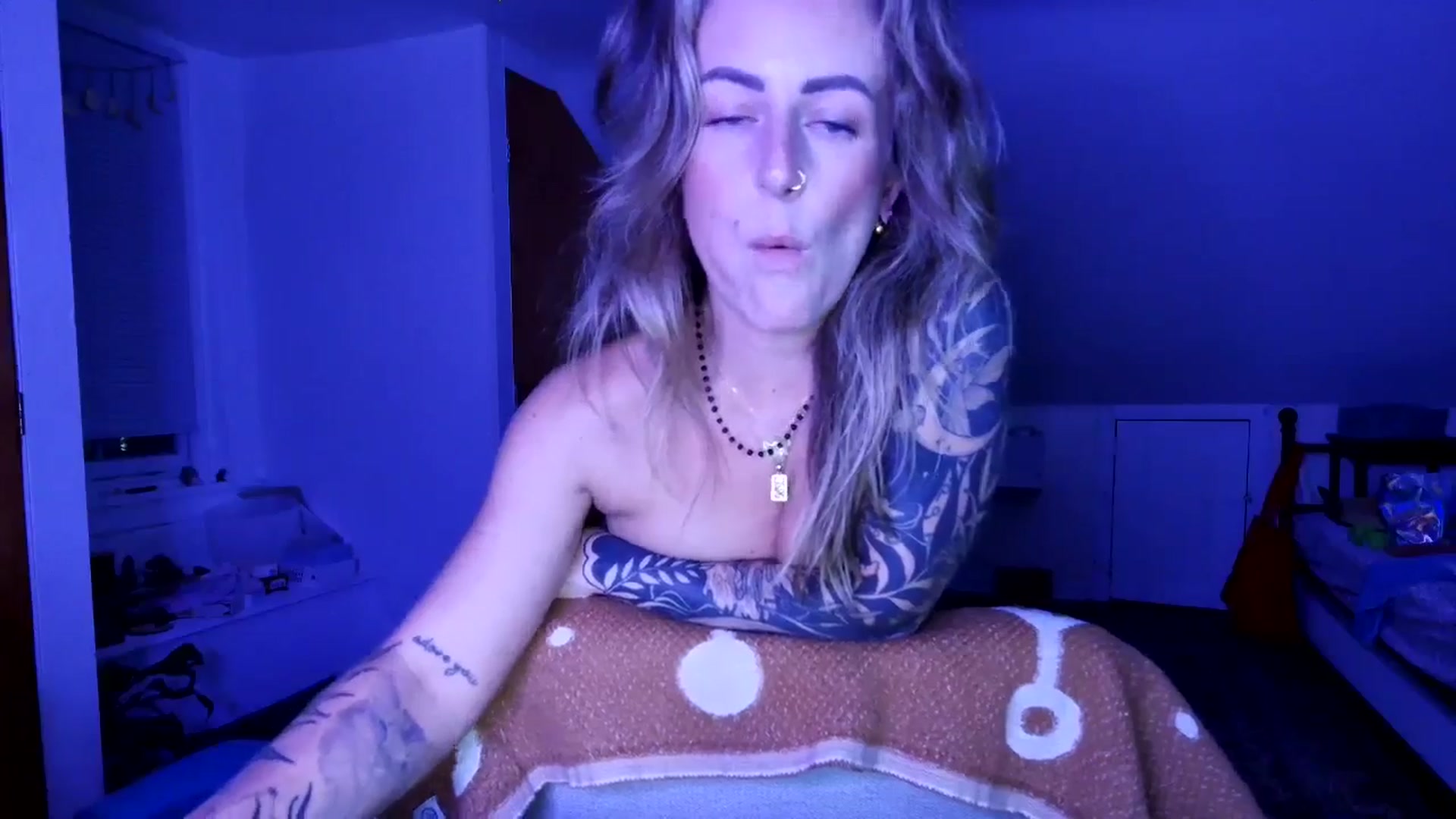 Gallery image thumbnail from Lena_bee's myfreecams stream on, 06/08/2025, 03:43 image 18 of 20