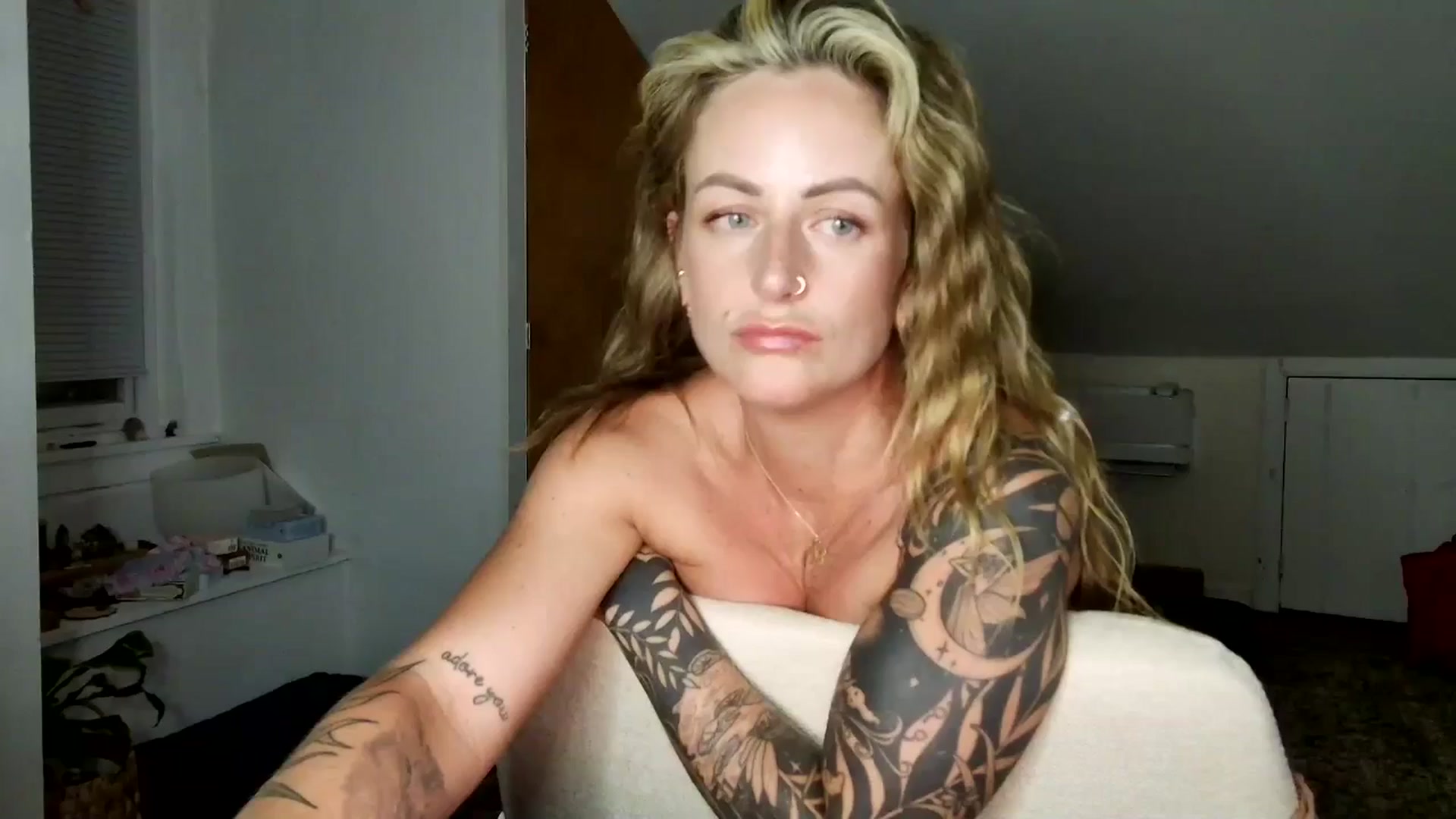 Gallery image thumbnail from Lena_bee's myfreecams stream on, 06/14/2025, 05:06 image 10 of 20