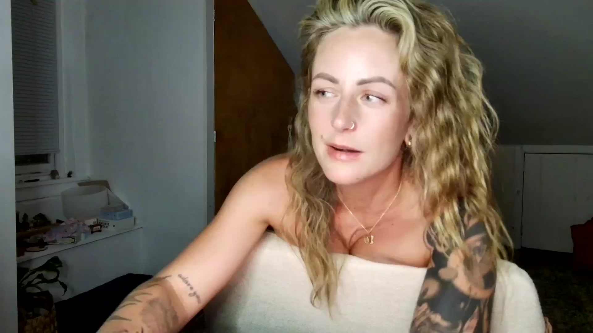 Gallery image thumbnail from Lena_bee's myfreecams stream on, 06/14/2025, 05:06 image 7 of 20