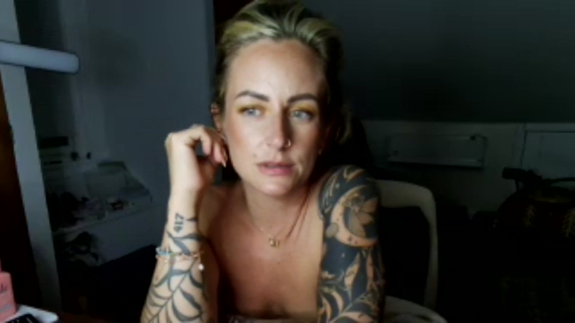 Gallery image thumbnail from Lena_bee's myfreecams stream on, 06/15/2025, 05:42 image 18 of 20