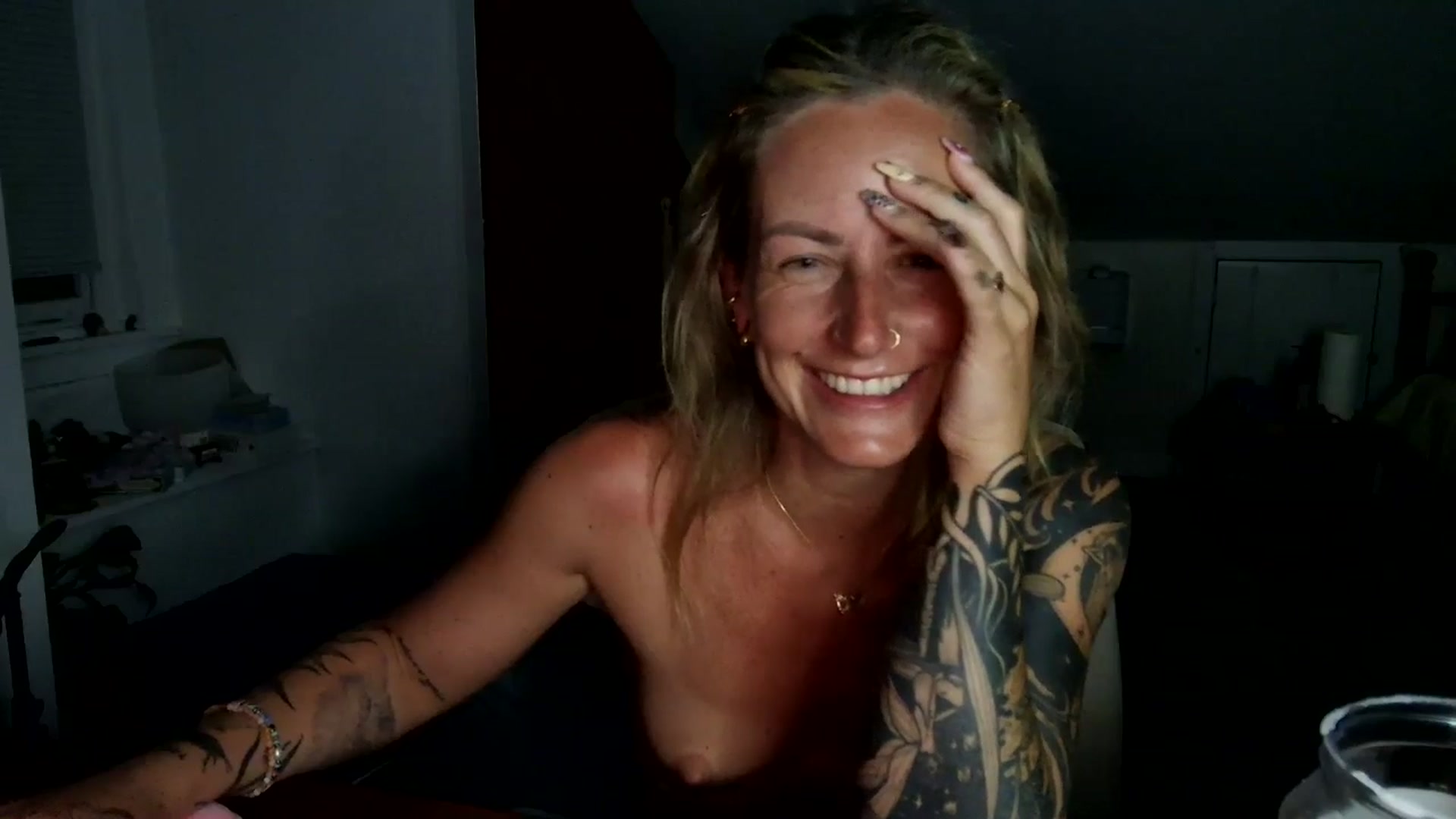 Gallery image thumbnail from Lena_bee's myfreecams stream on, 06/25/2025, 06:46 image 4 of 20