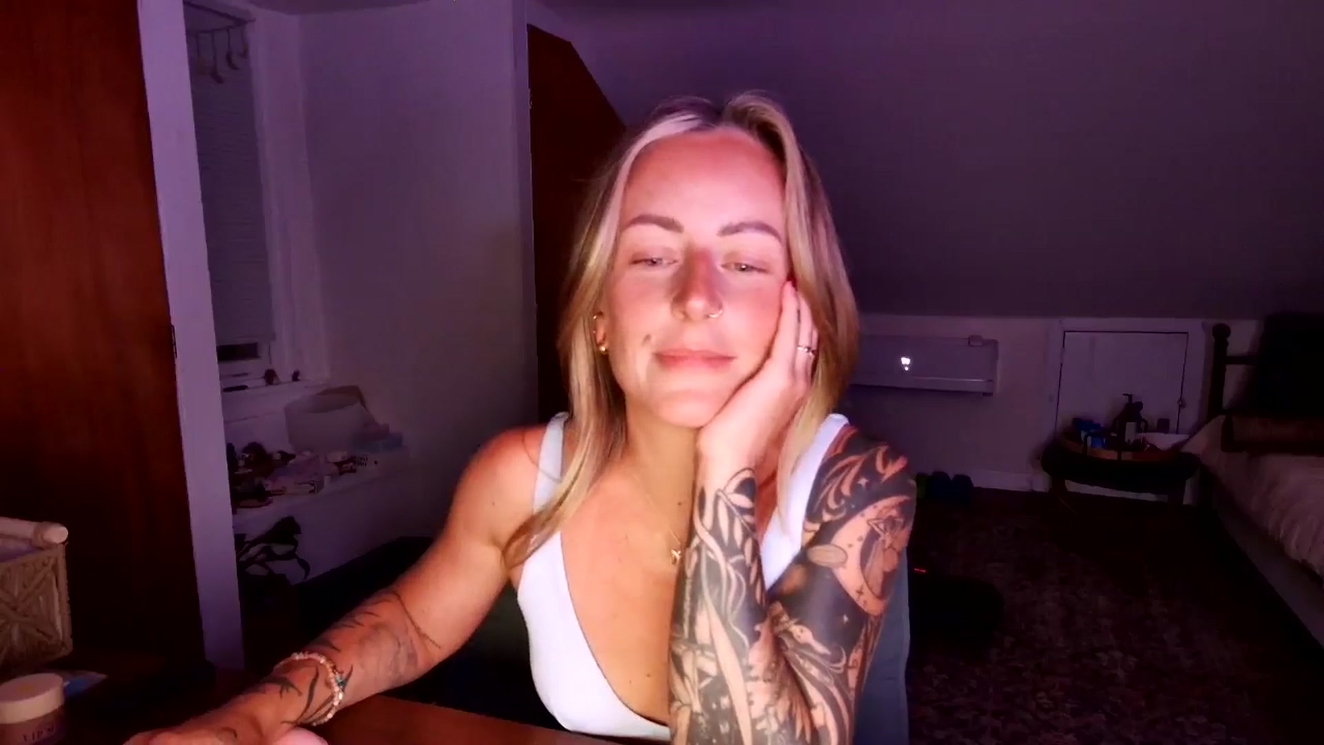 Gallery image thumbnail from Lena_bee's myfreecams stream on, 06/27/2025, 03:36 image 15 of 20