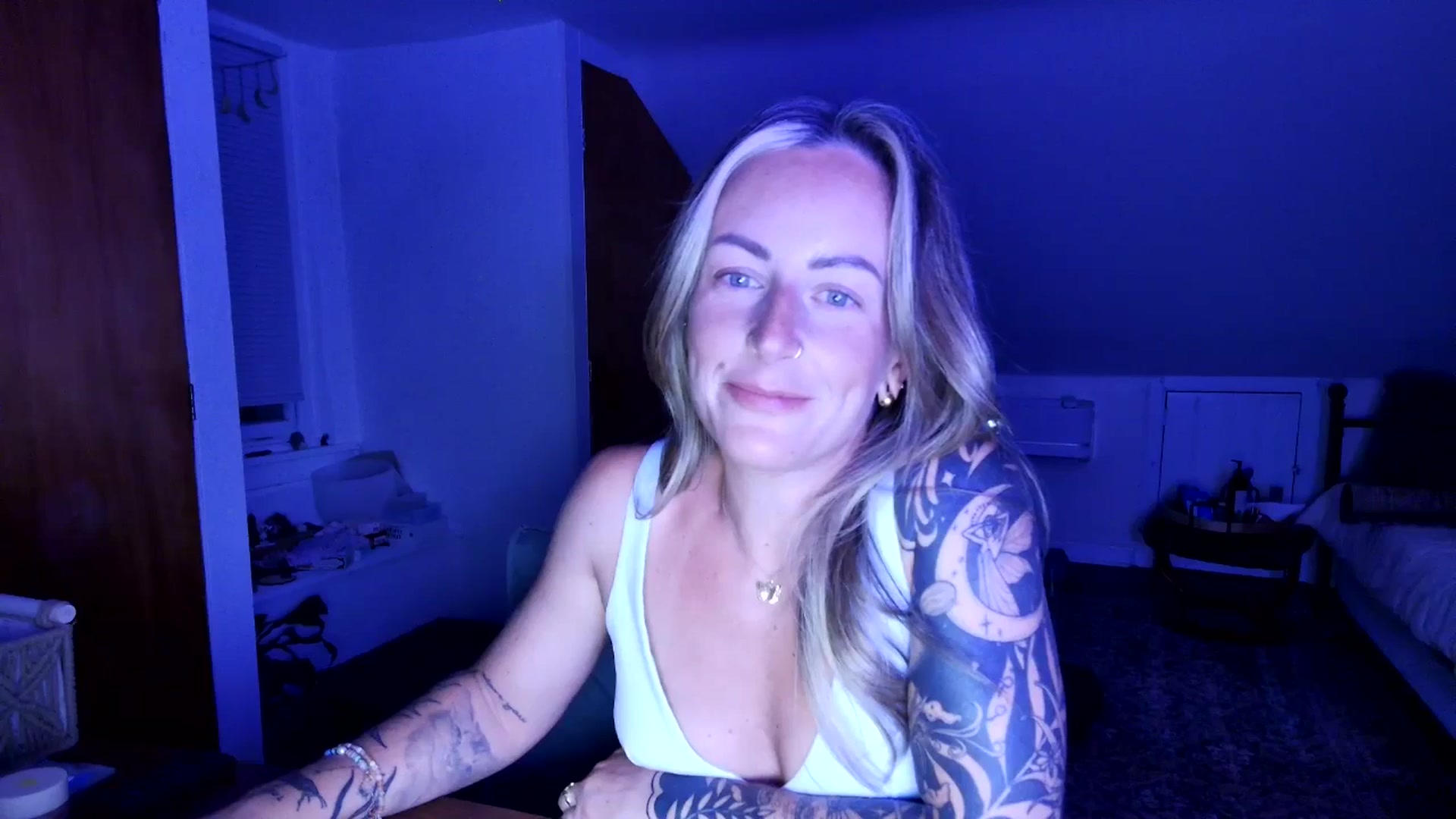 Gallery image thumbnail from Lena_bee's myfreecams stream on, 06/27/2025, 03:36 image 7 of 20