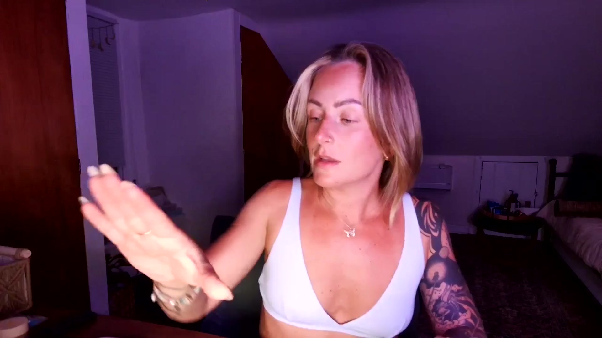 Gallery image thumbnail from Lena_bee's myfreecams stream on, 06/27/2025, 03:36 image 11 of 20