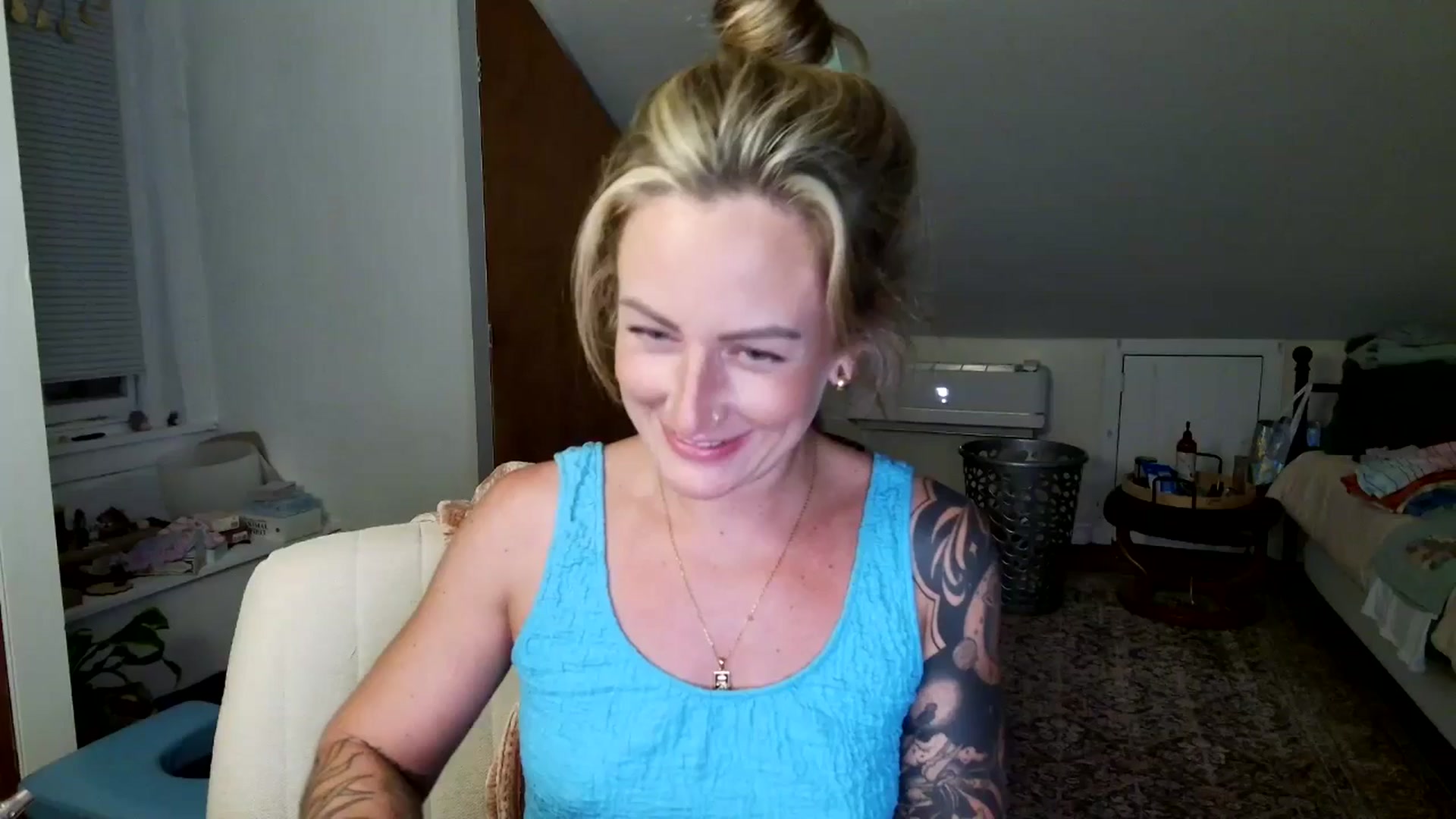 Gallery image thumbnail from Lena_bee's myfreecams stream on, 07/01/2025, 04:31 image 18 of 20