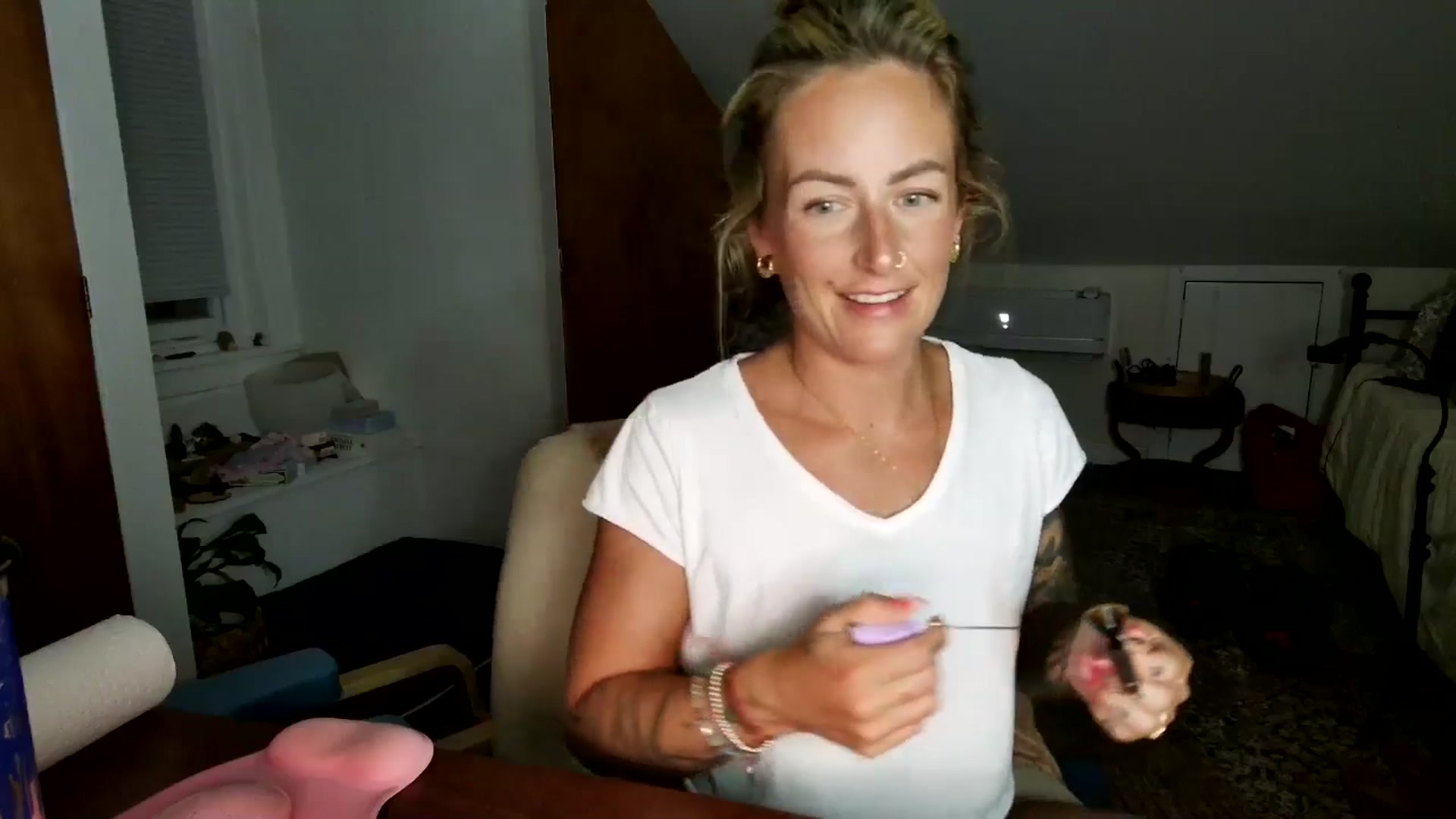 Gallery image thumbnail from Lena_bee's myfreecams stream on, 07/12/2025, 04:34 image 15 of 20