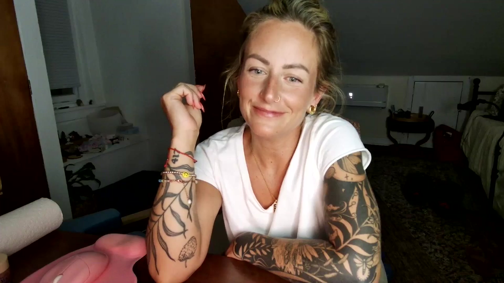 Gallery image thumbnail from Lena_bee's myfreecams stream on, 07/12/2025, 04:34 image 9 of 20