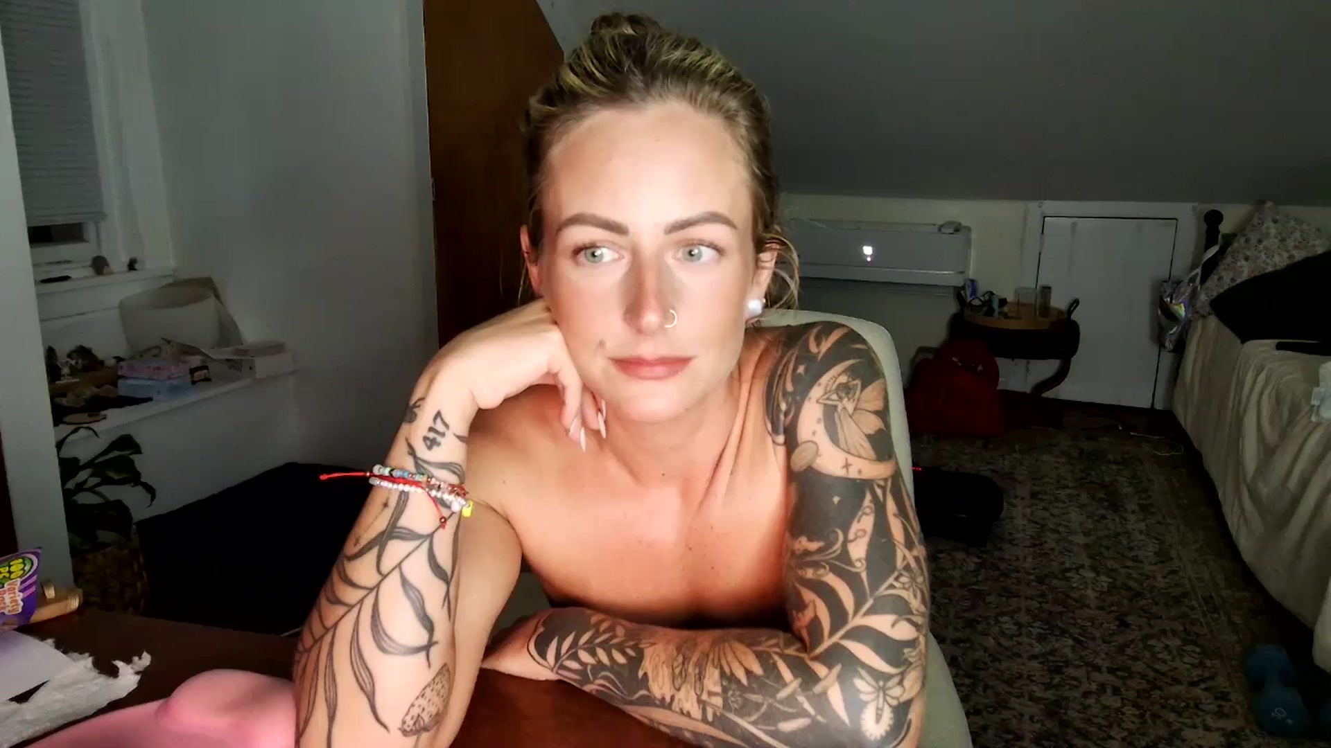 Gallery image thumbnail from Lena_bee's myfreecams stream on, 07/26/2025, 04:38 image 12 of 20