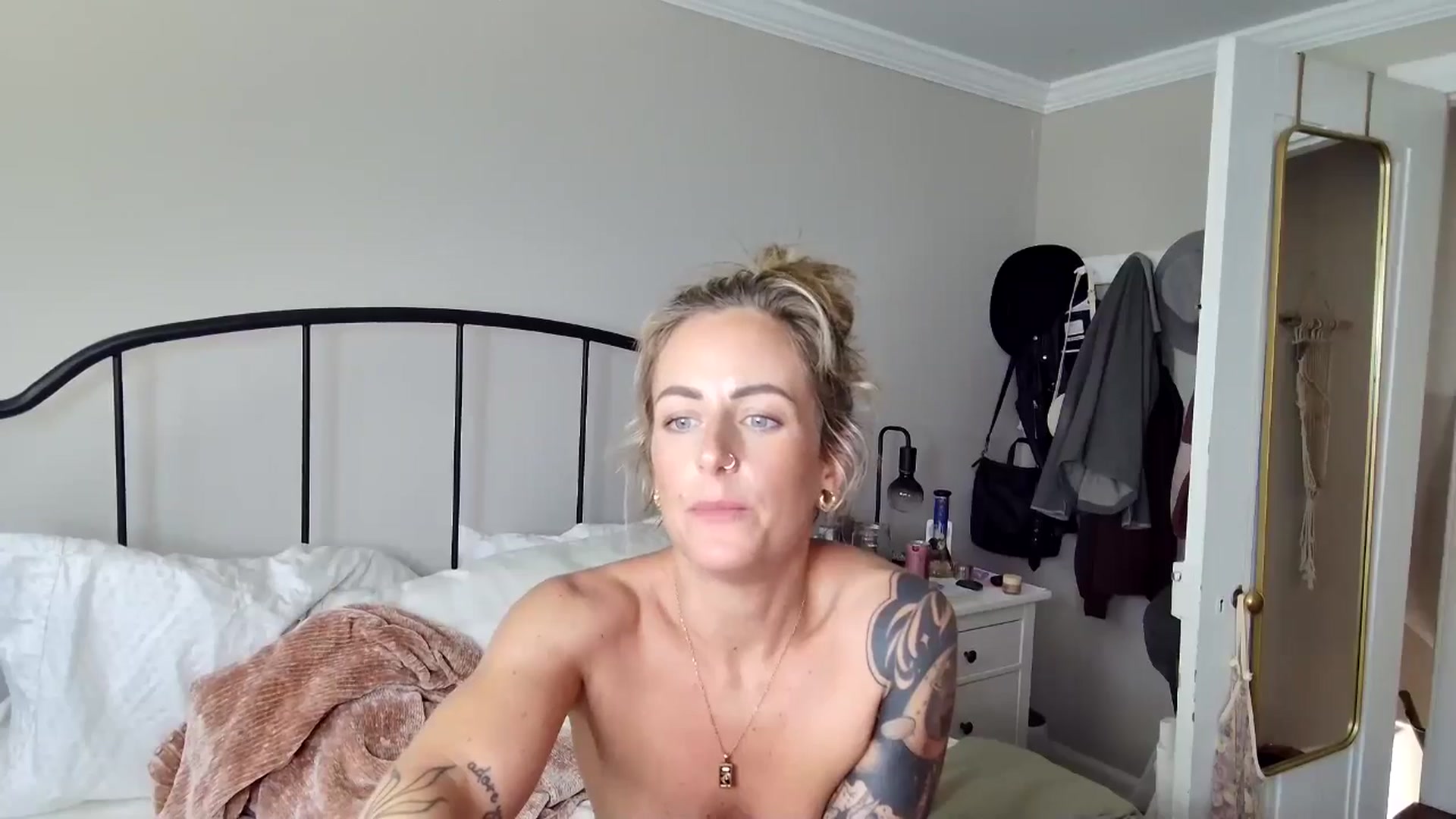 Gallery image thumbnail from Lena_bee's myfreecams stream on, 07/28/2025, 19:43 image 20 of 20