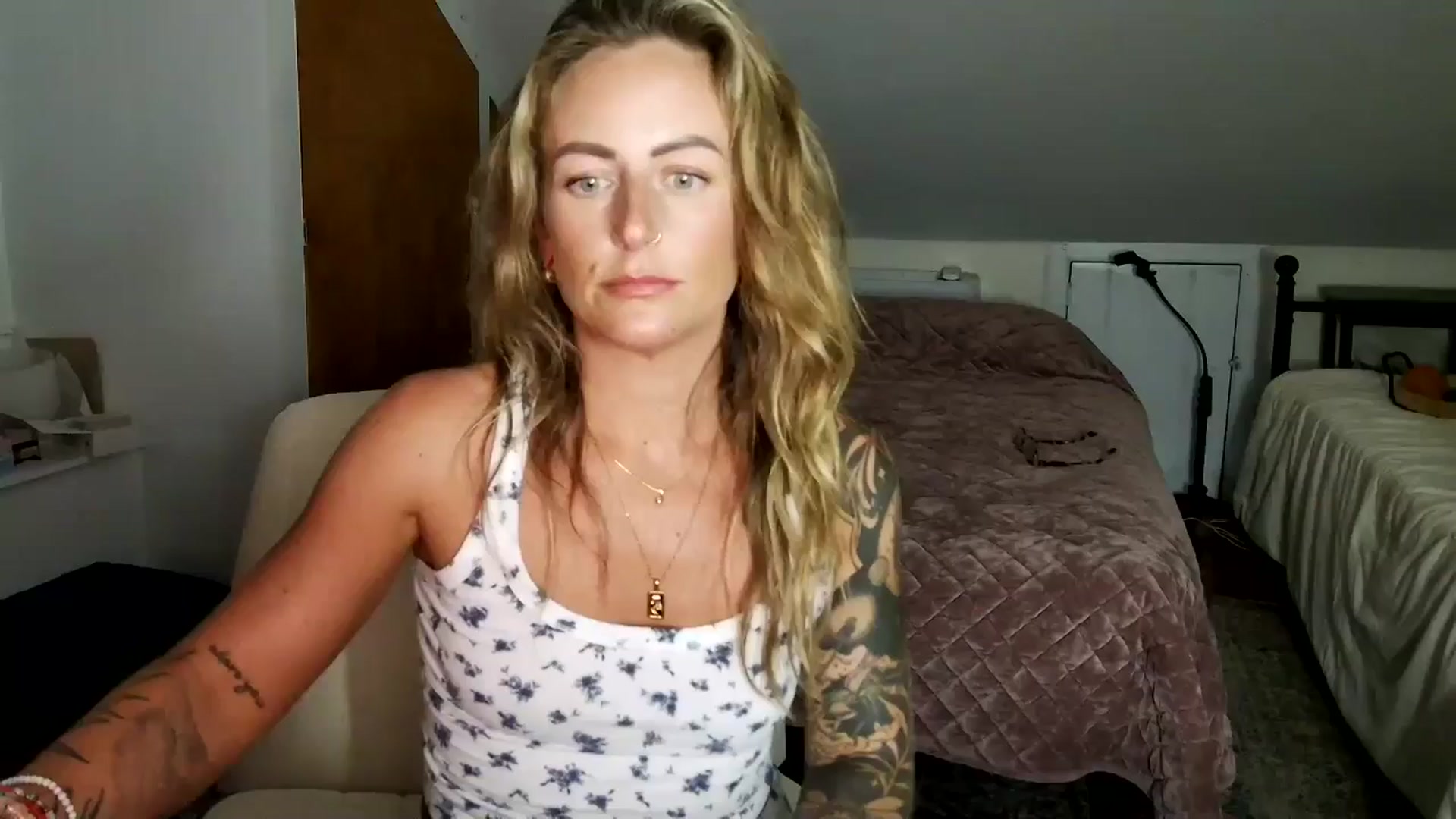 Gallery image thumbnail from Lena_bee's myfreecams stream on, 08/22/2025, 03:25 image 5 of 20