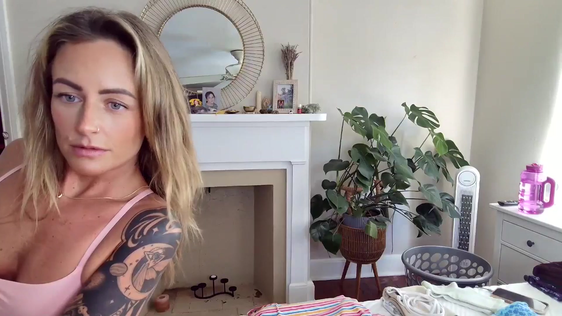 Gallery image thumbnail from Lena_bee's myfreecams stream on, 08/27/2025, 18:51 image 9 of 20
